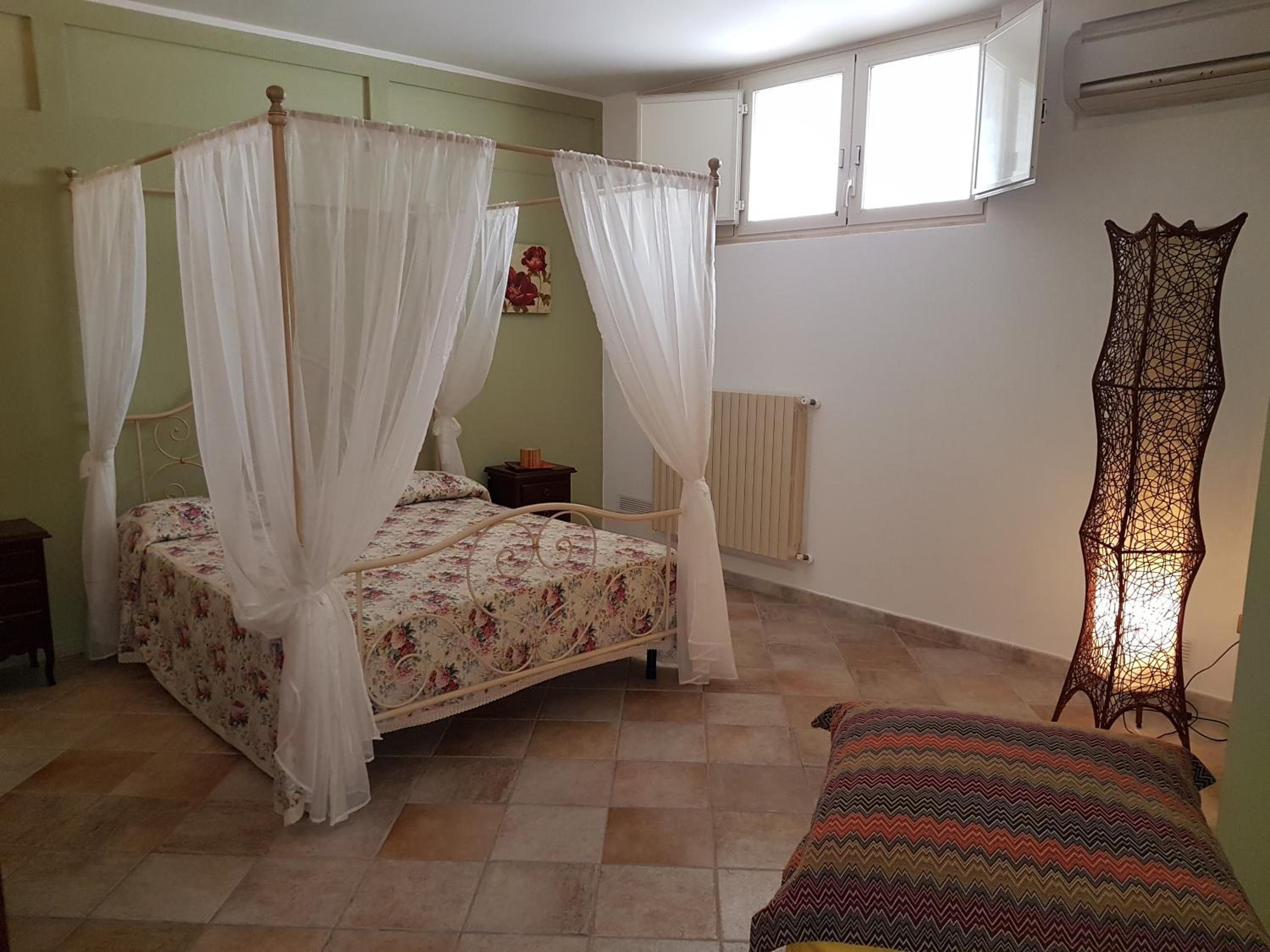 Comfort Triple Room with Shower - Photo 4