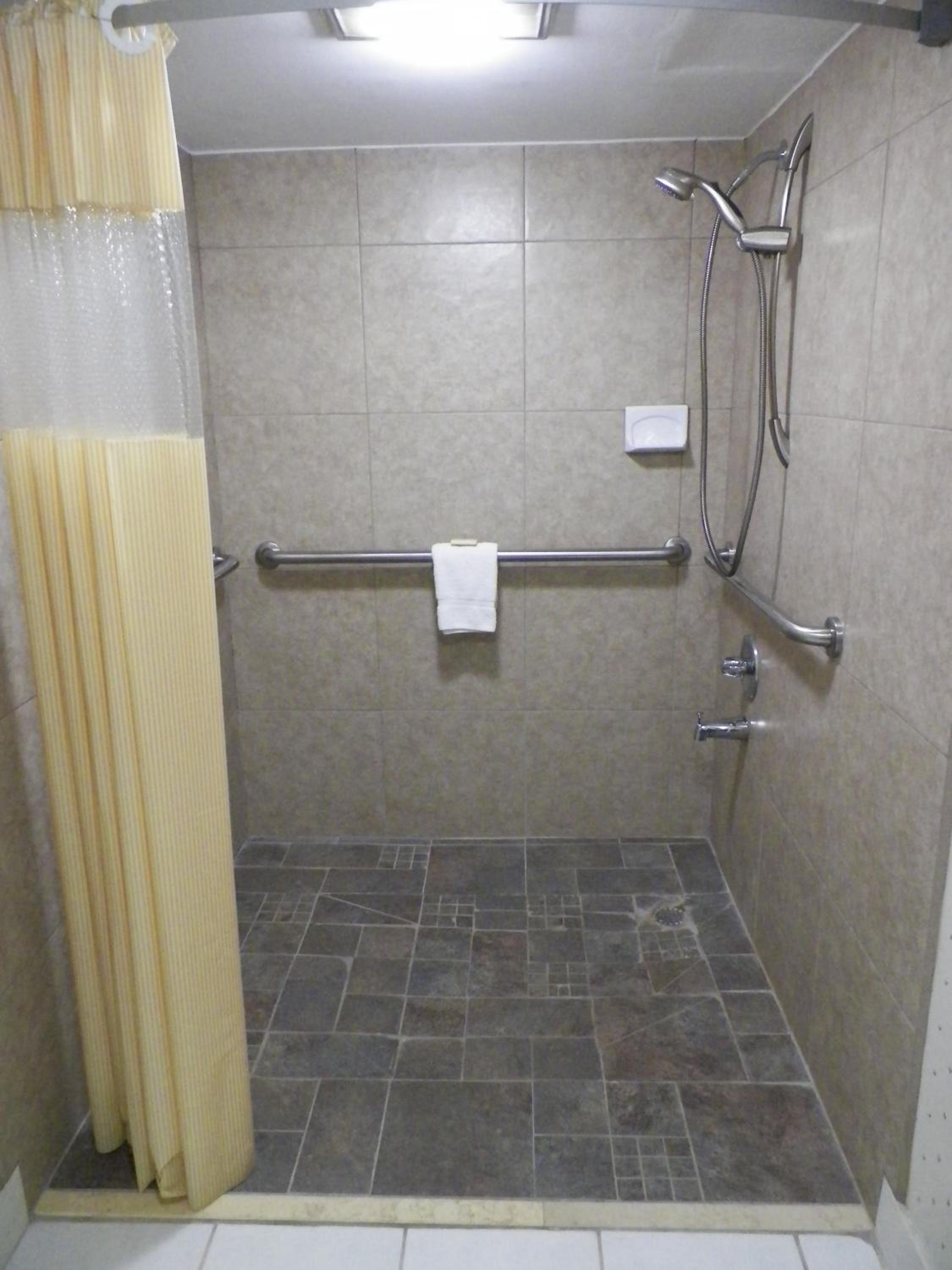 Deluxe King Room - Disability Access/Non-Smoking - Photo 5