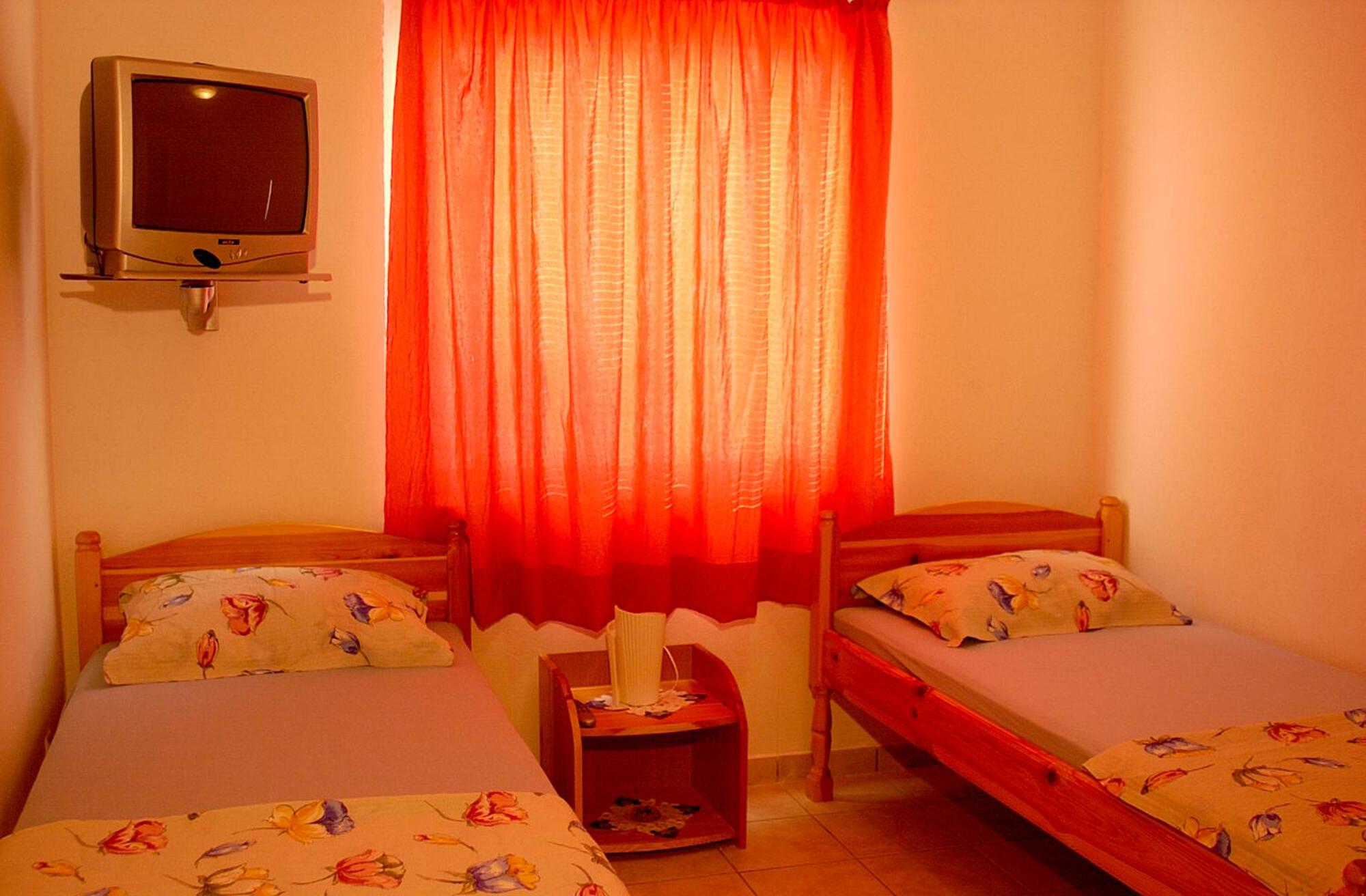 Studio Apartment - Photo 7