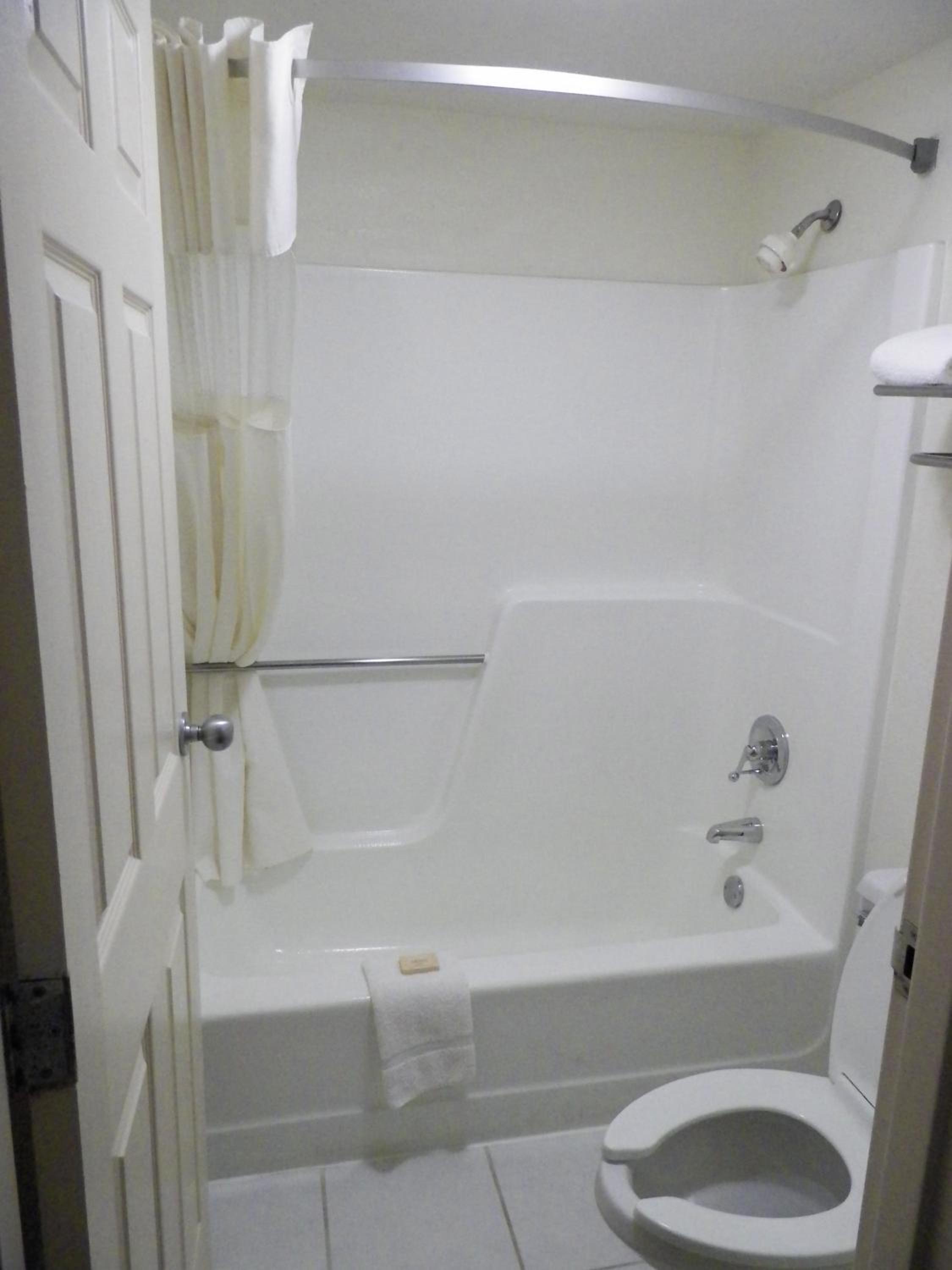 King Room - Non-Smoking - Photo 3