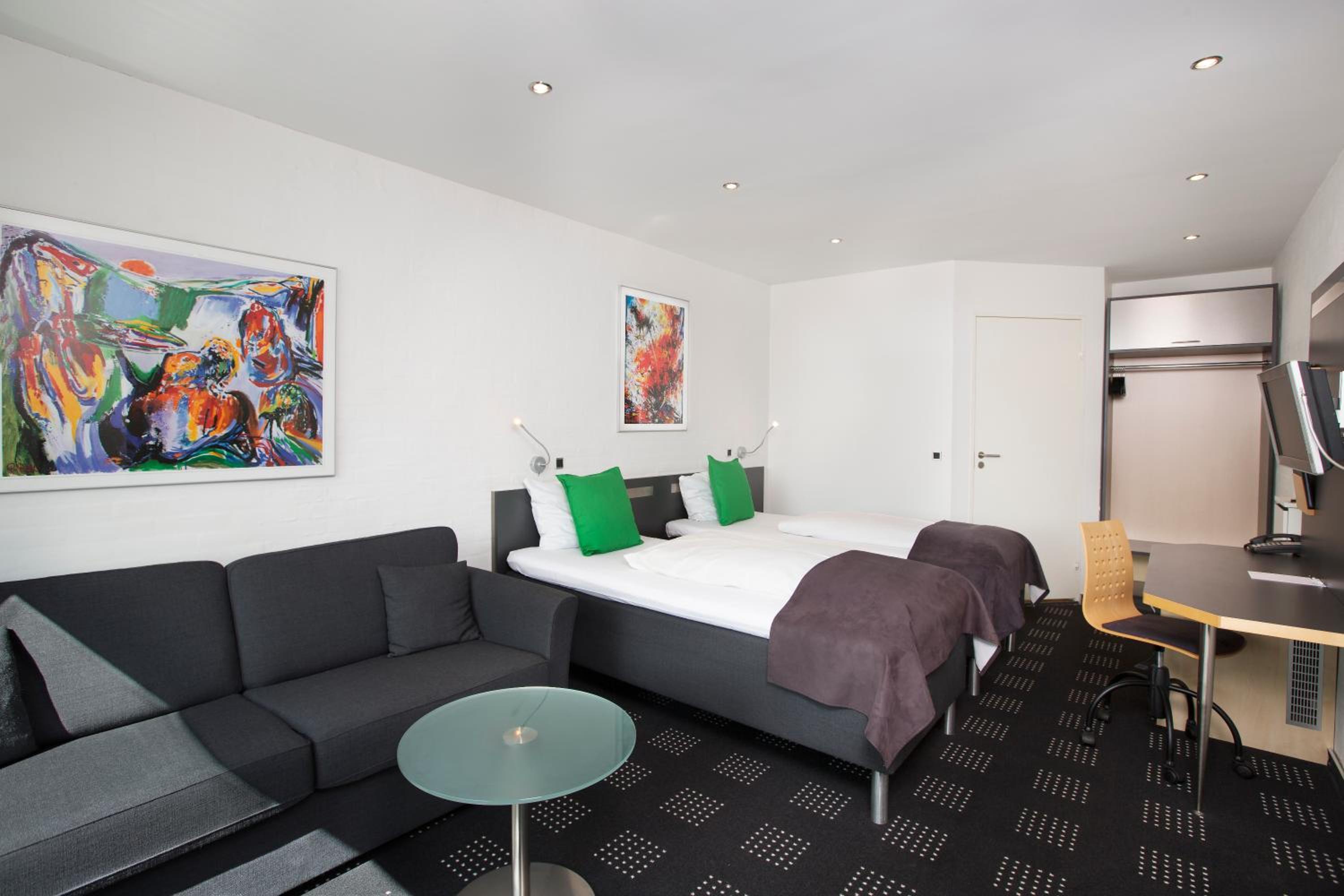 Double or Twin Room photo 2