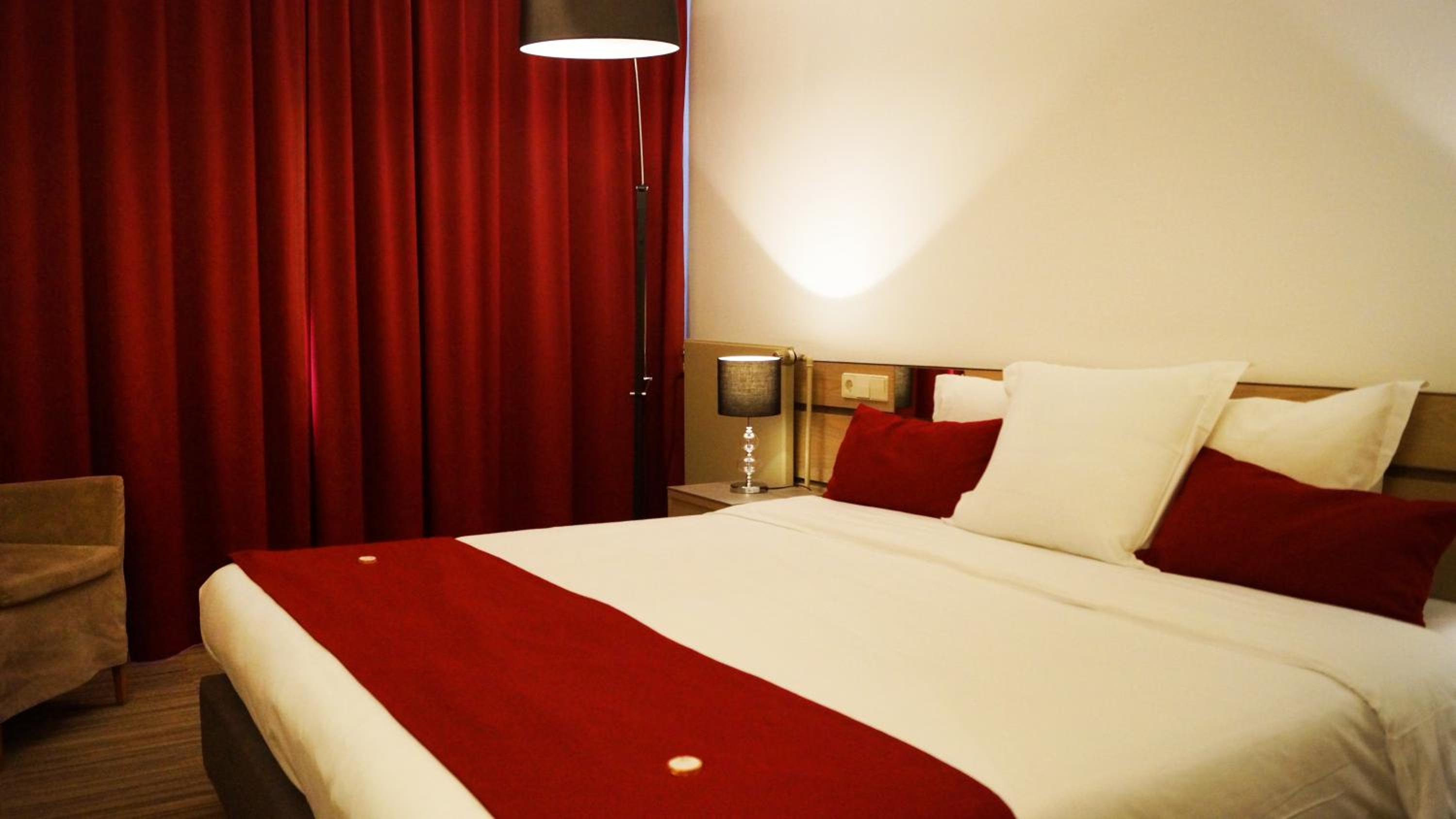Standard Double Room - Photo 9