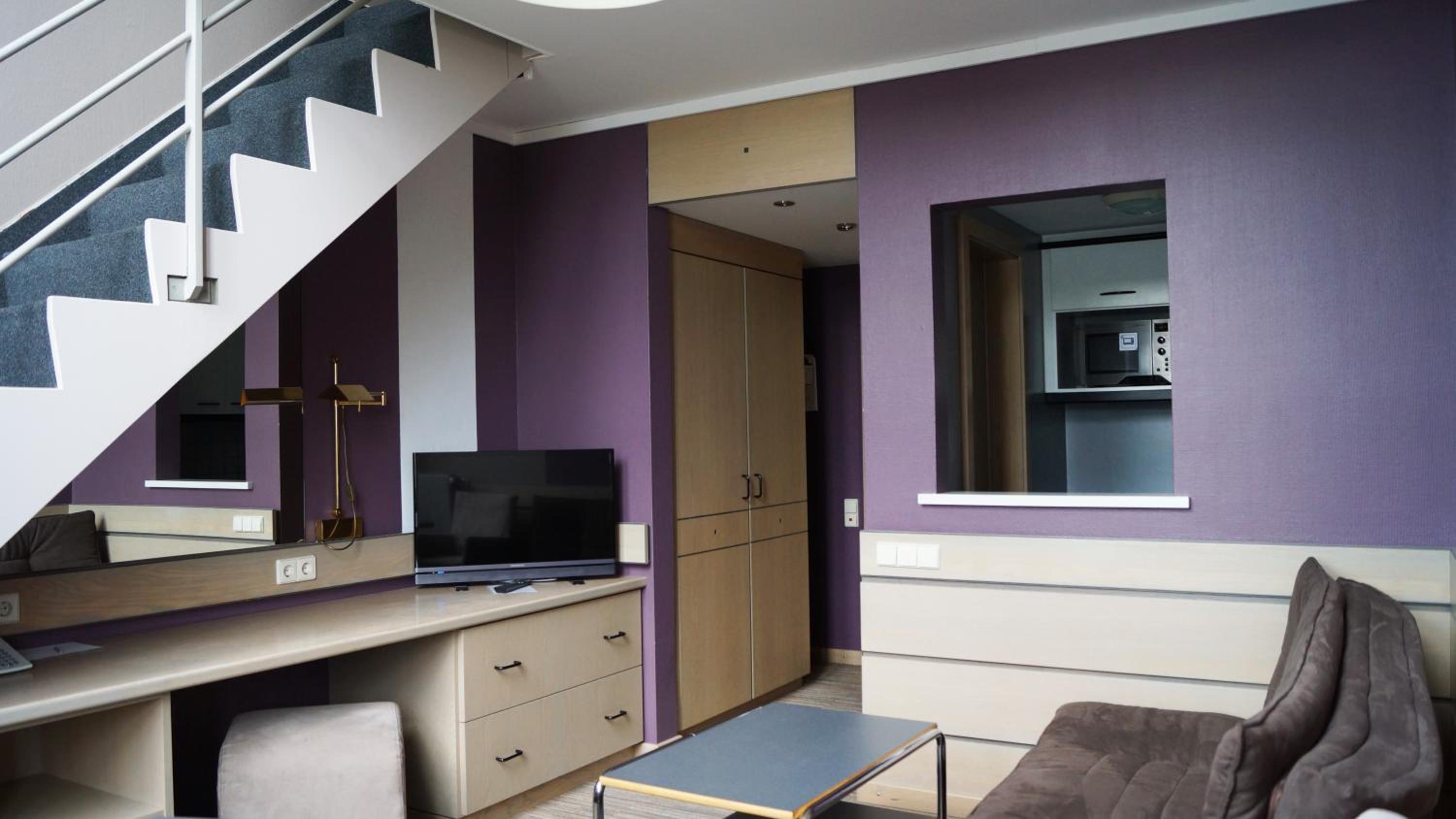Family Room - Photo 2