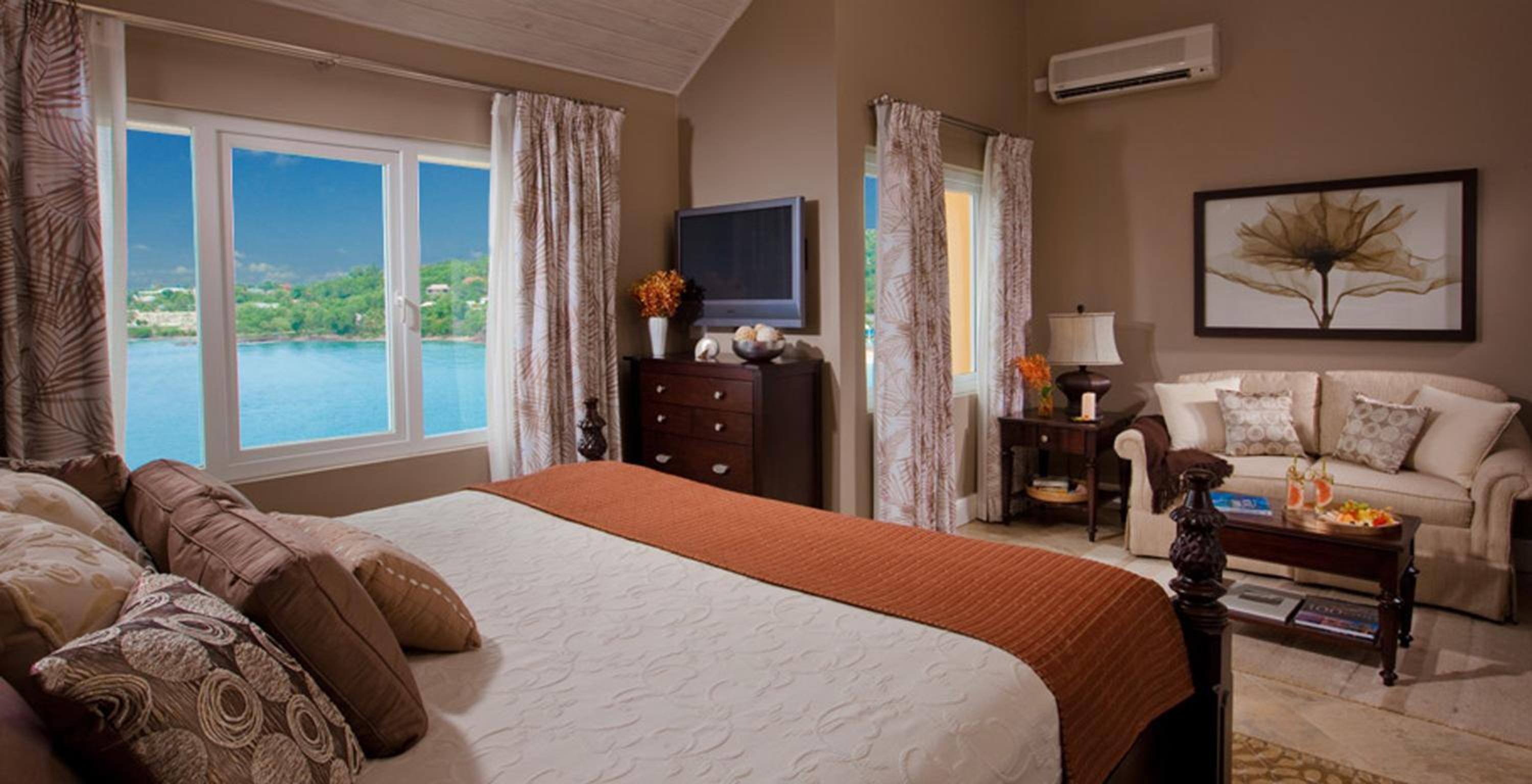 Sunset Bluff Oceanview Club Level Room photo 2