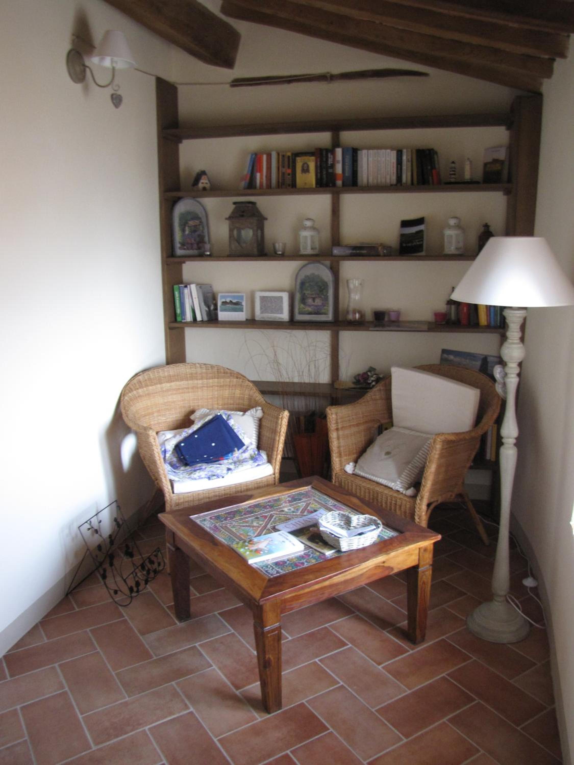 Two-Bedroom House - Photo 16