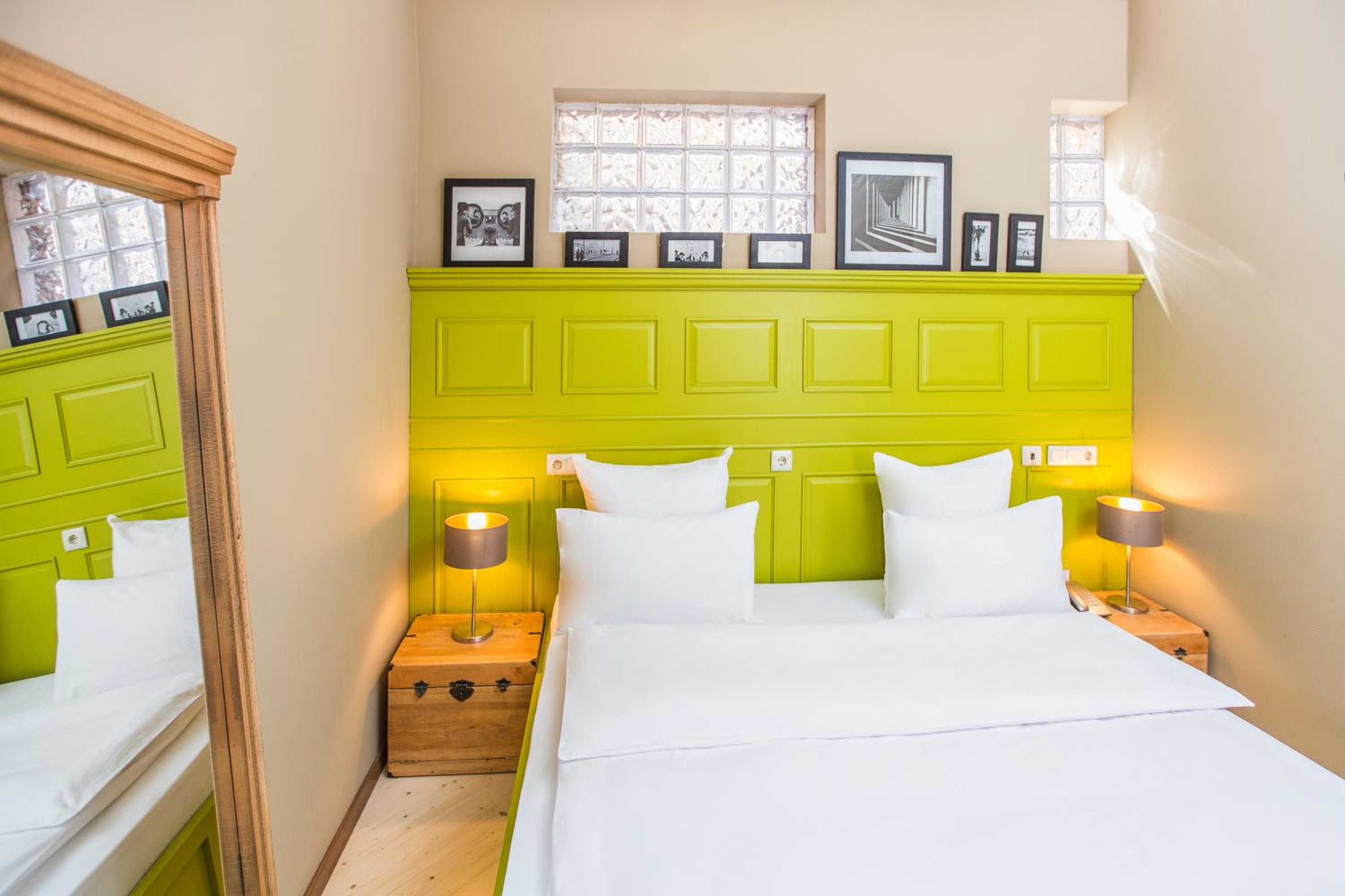 Compact Double or Twin Room photo 3