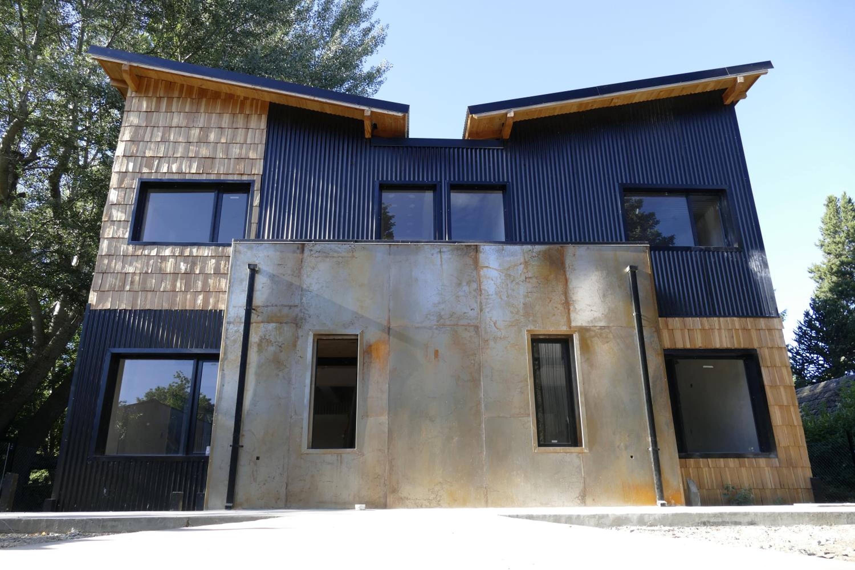 Two-Bedroom House photo 2