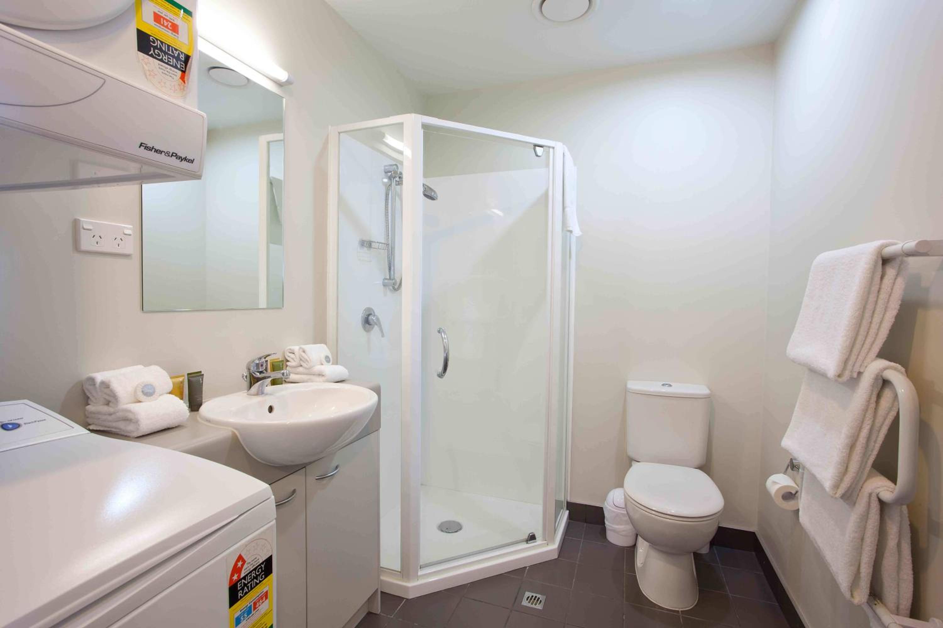 Studio Apartment - Photo 12