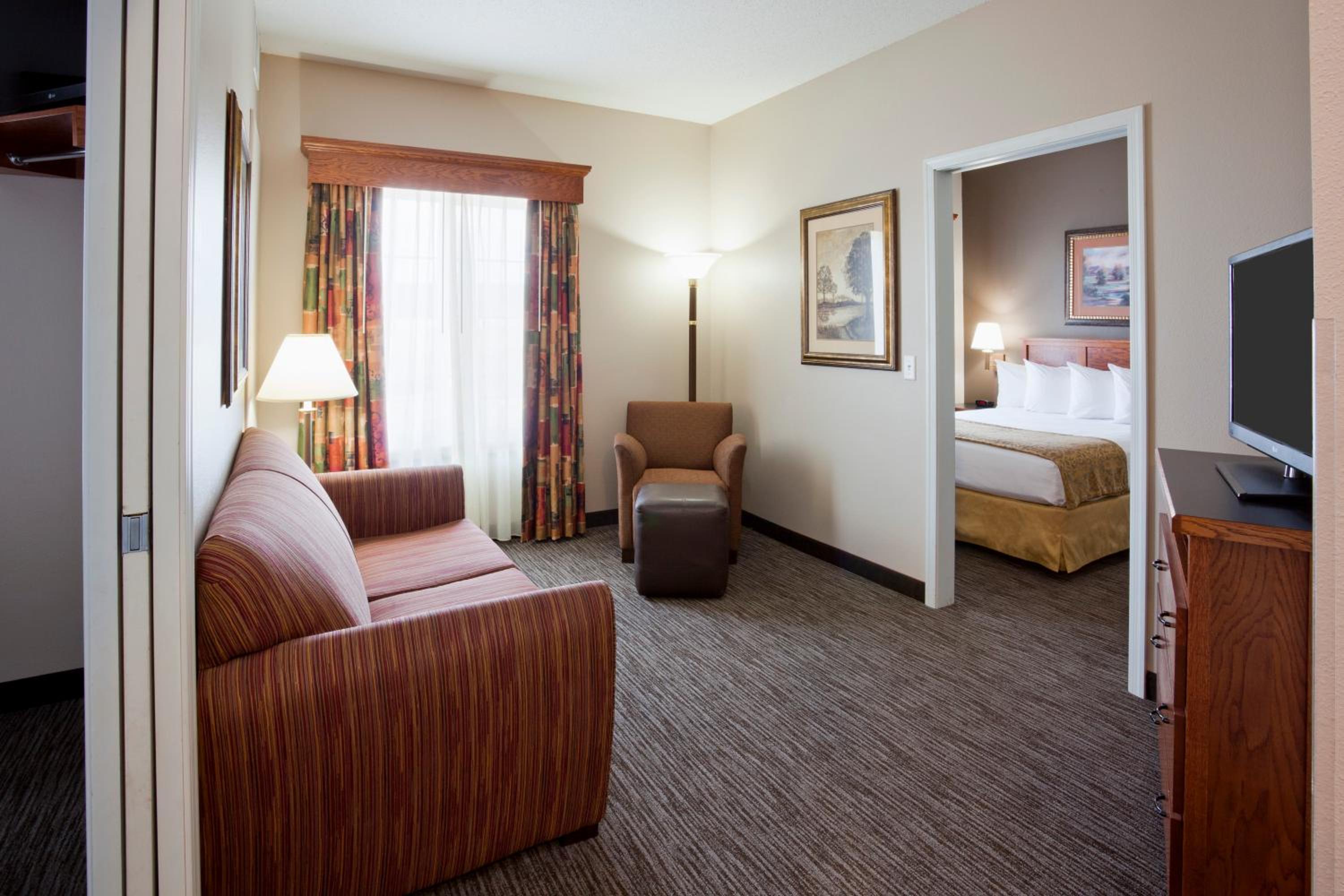 Suite - Photo 4