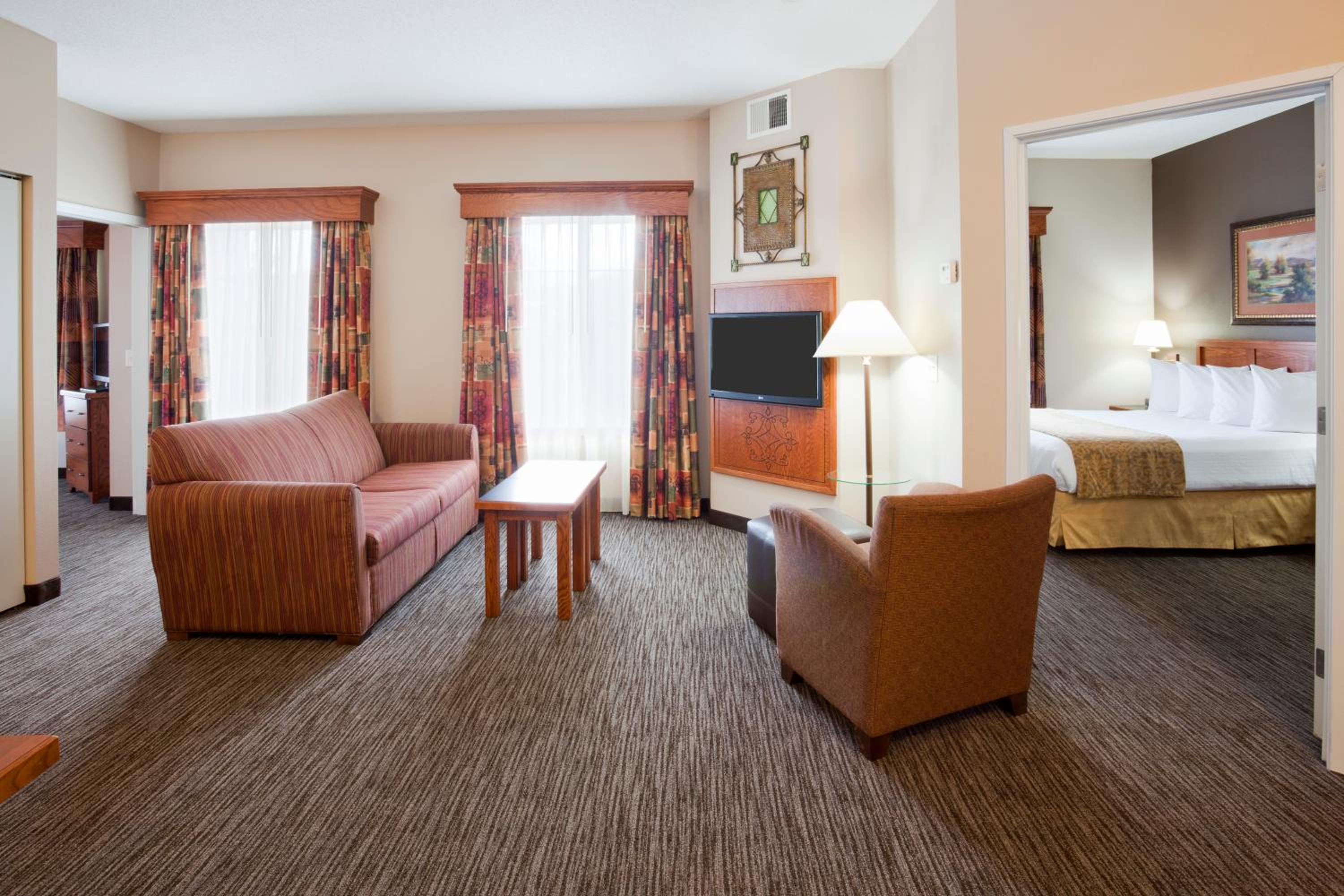 Suite - Photo 2