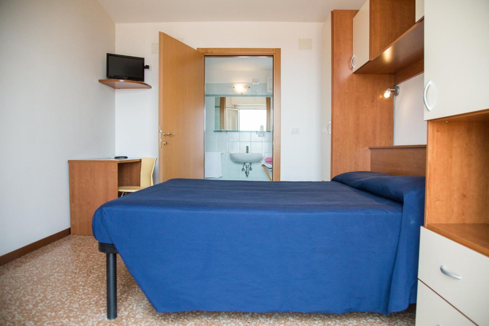 Double Room with Sea View - Photo 3