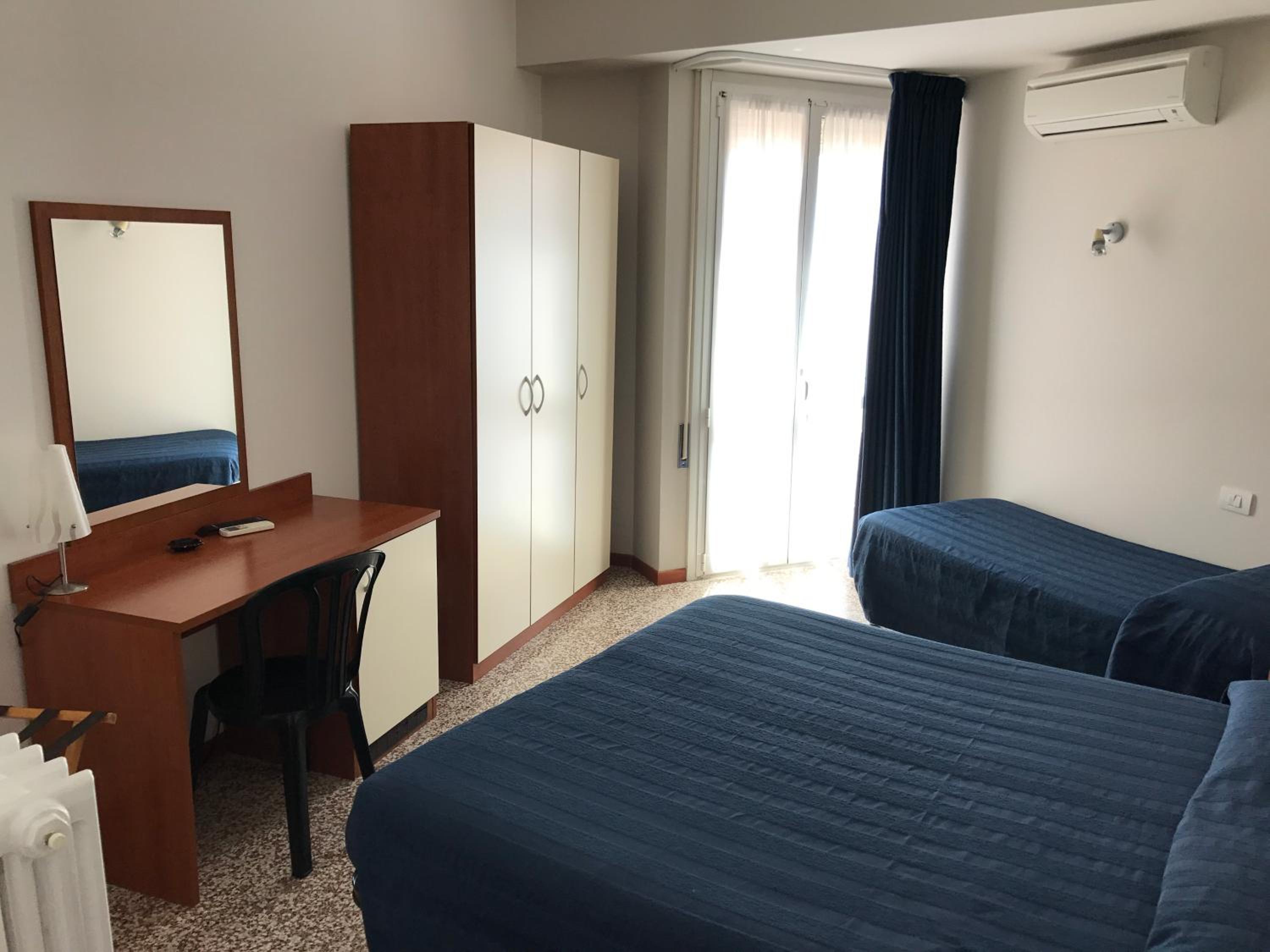 Triple Room with Sea View photo 1