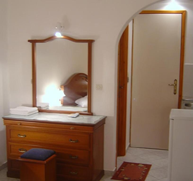 One-Bedroom Apartment photo 3