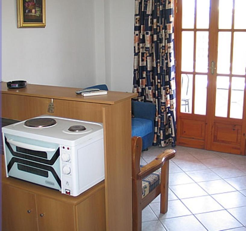 One-Bedroom Apartment photo 2