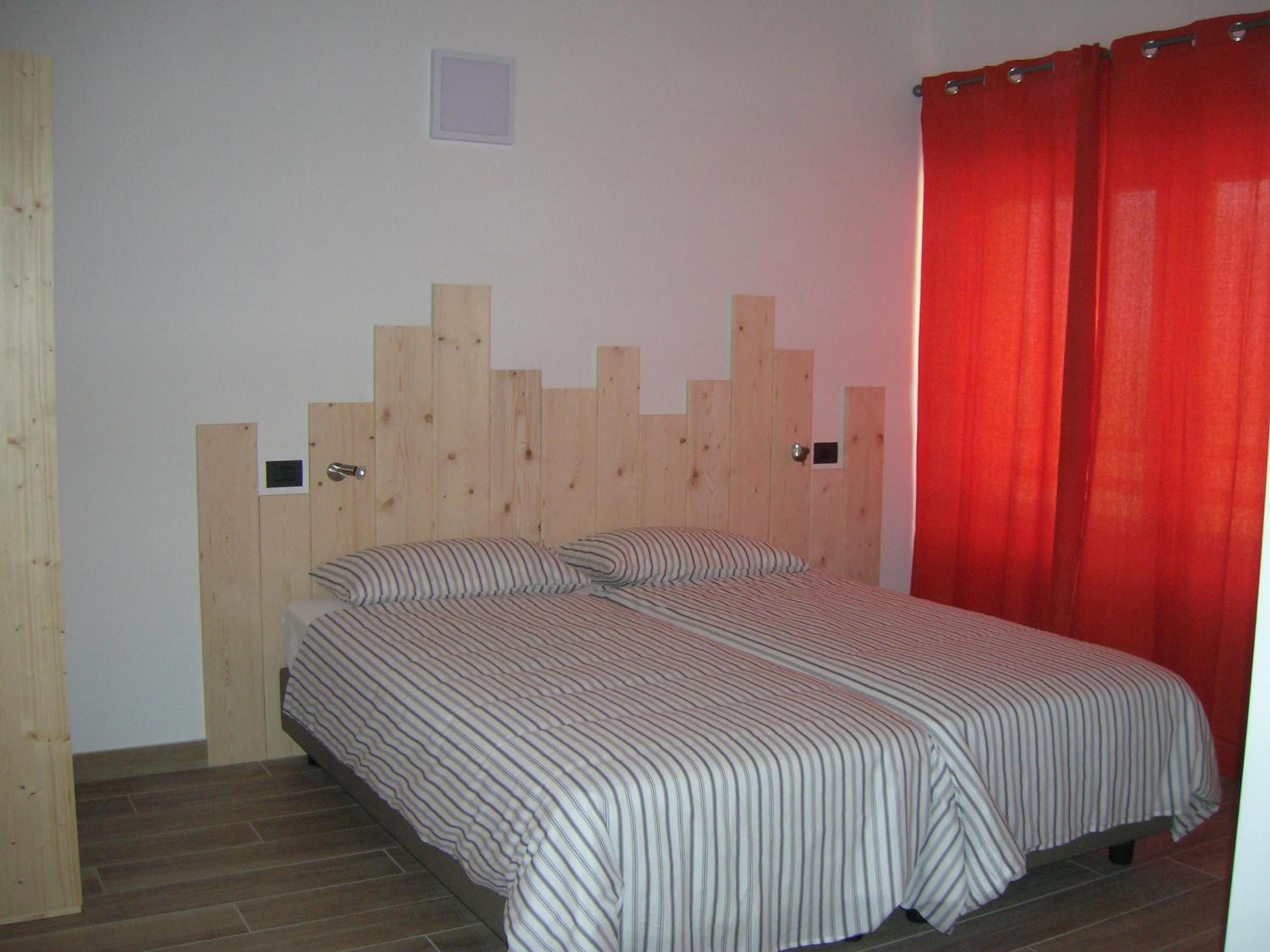 Double Room with Mountain View - Photo 3