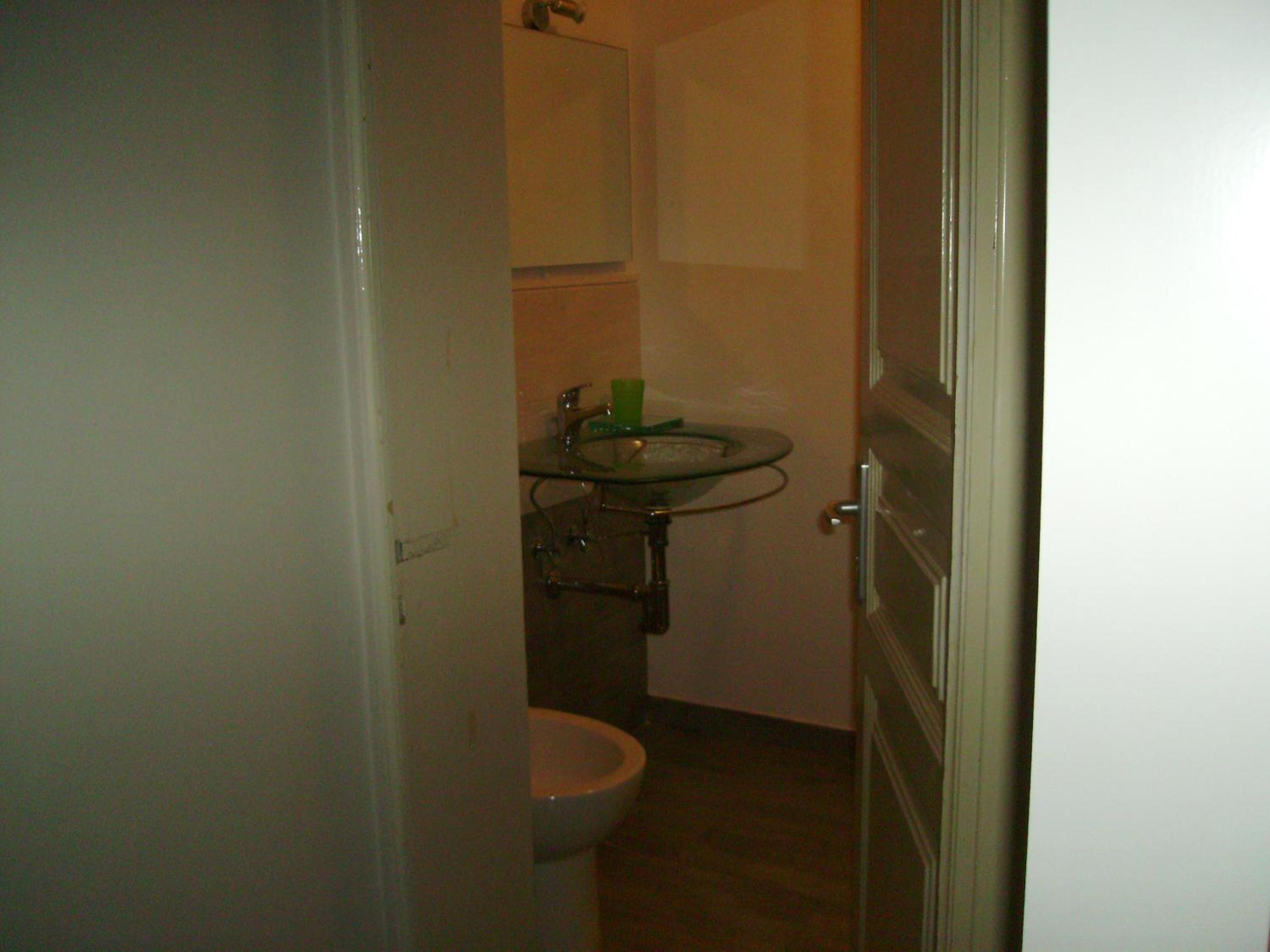 Triple Room with Private Bathroom - Photo 37