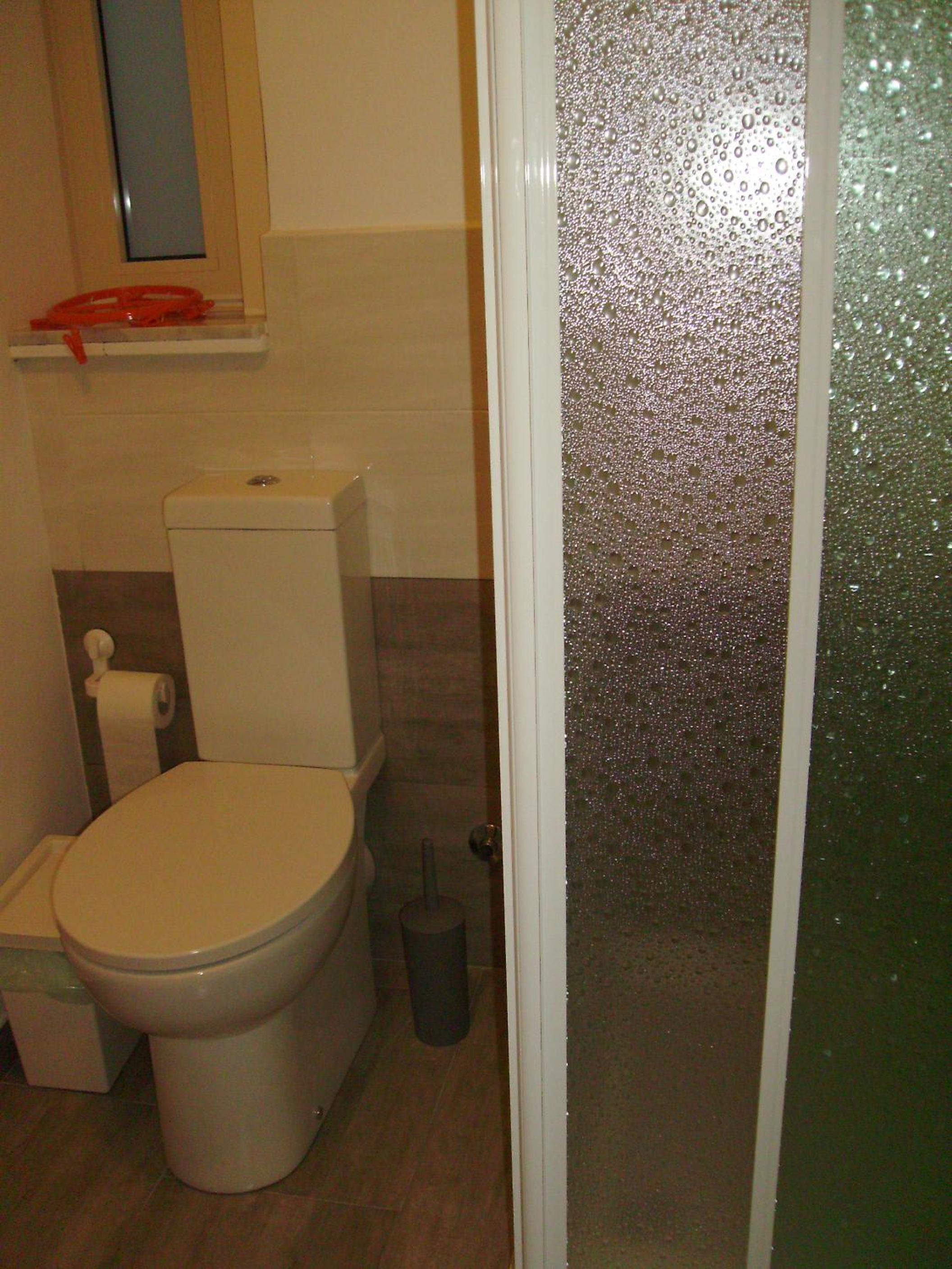 Triple Room with Private Bathroom - Photo 40