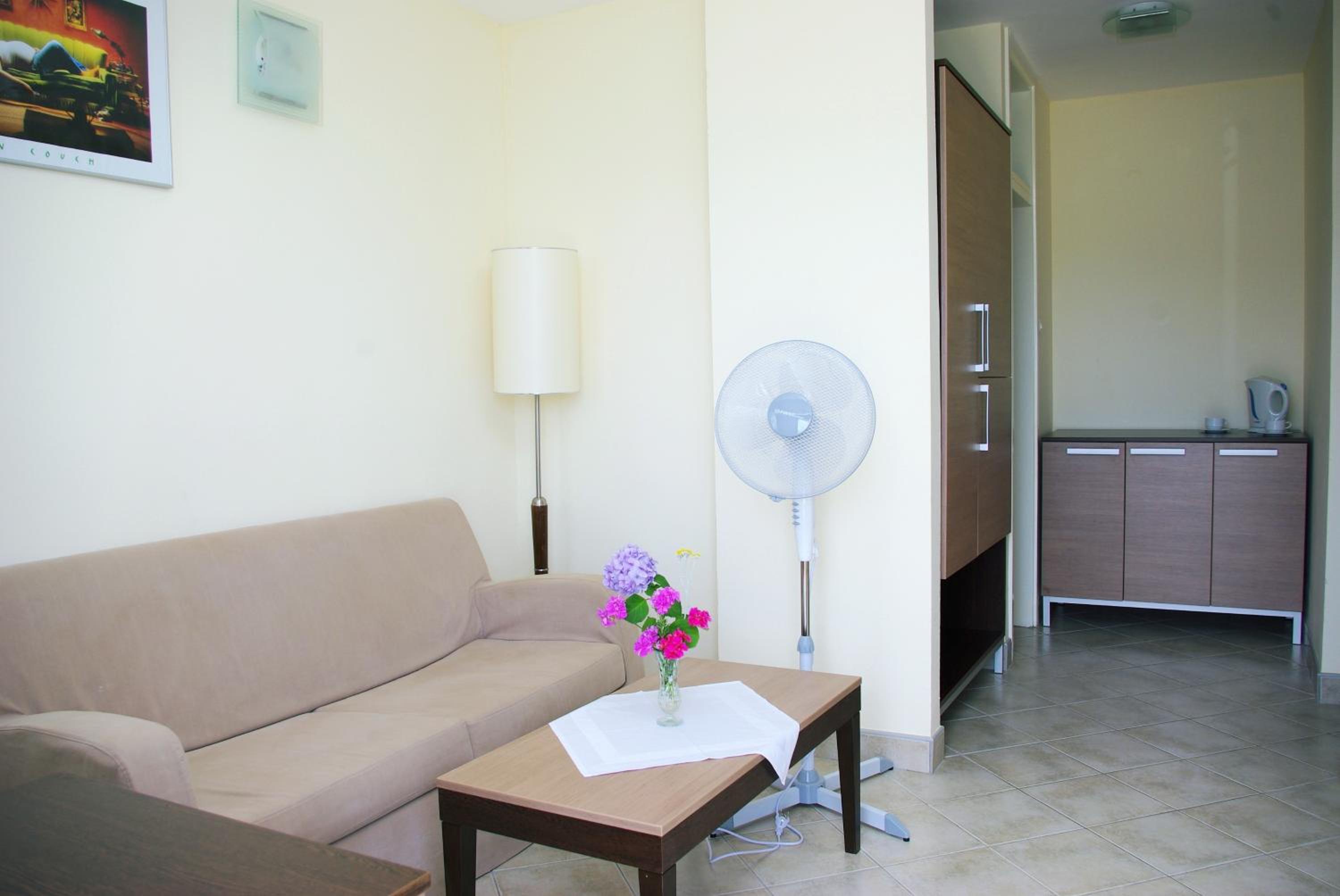 One-Bedroom Suite - Photo 2