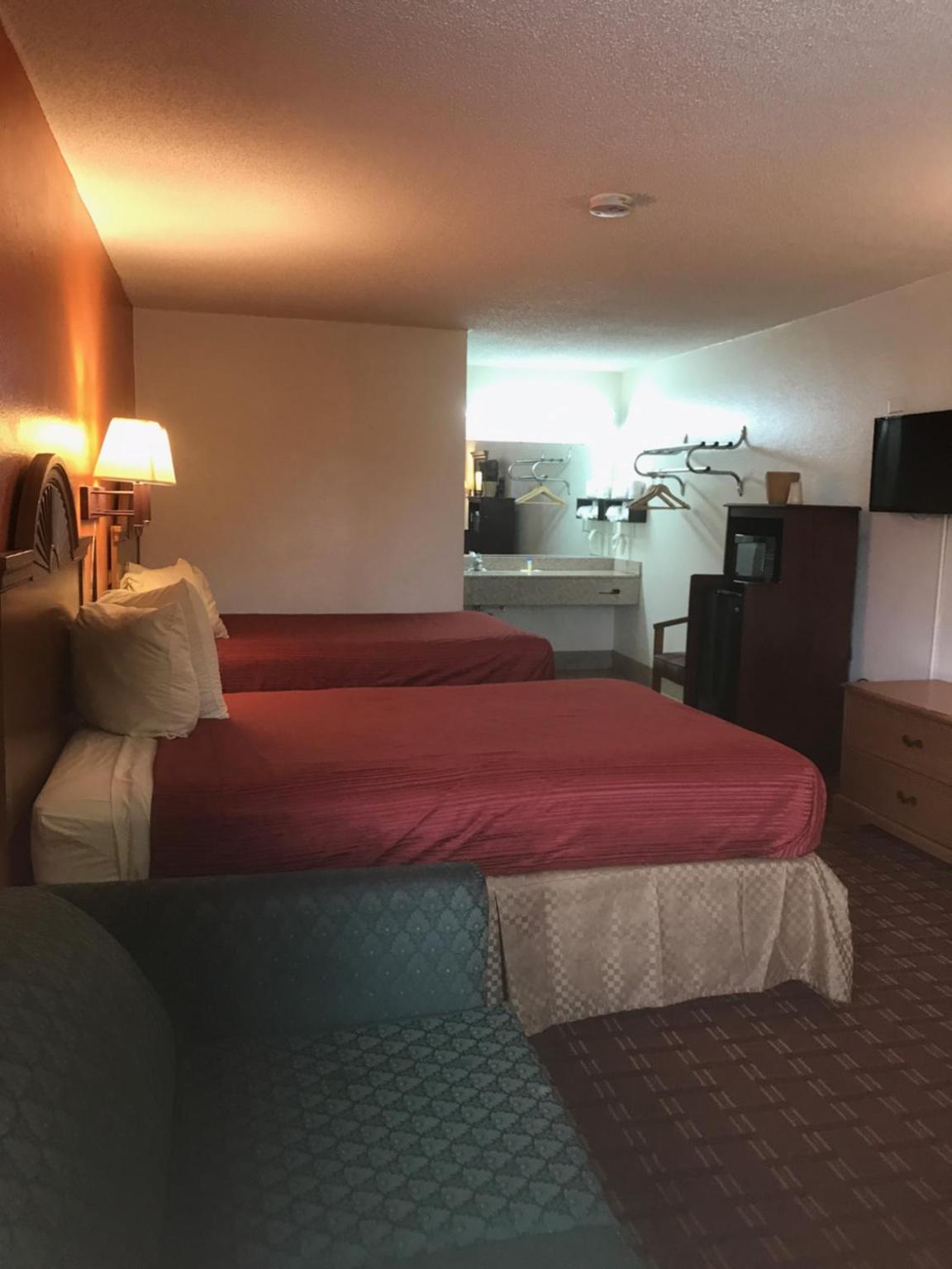 Double Room with Two Double Beds - Non-Smoking - Photo 3