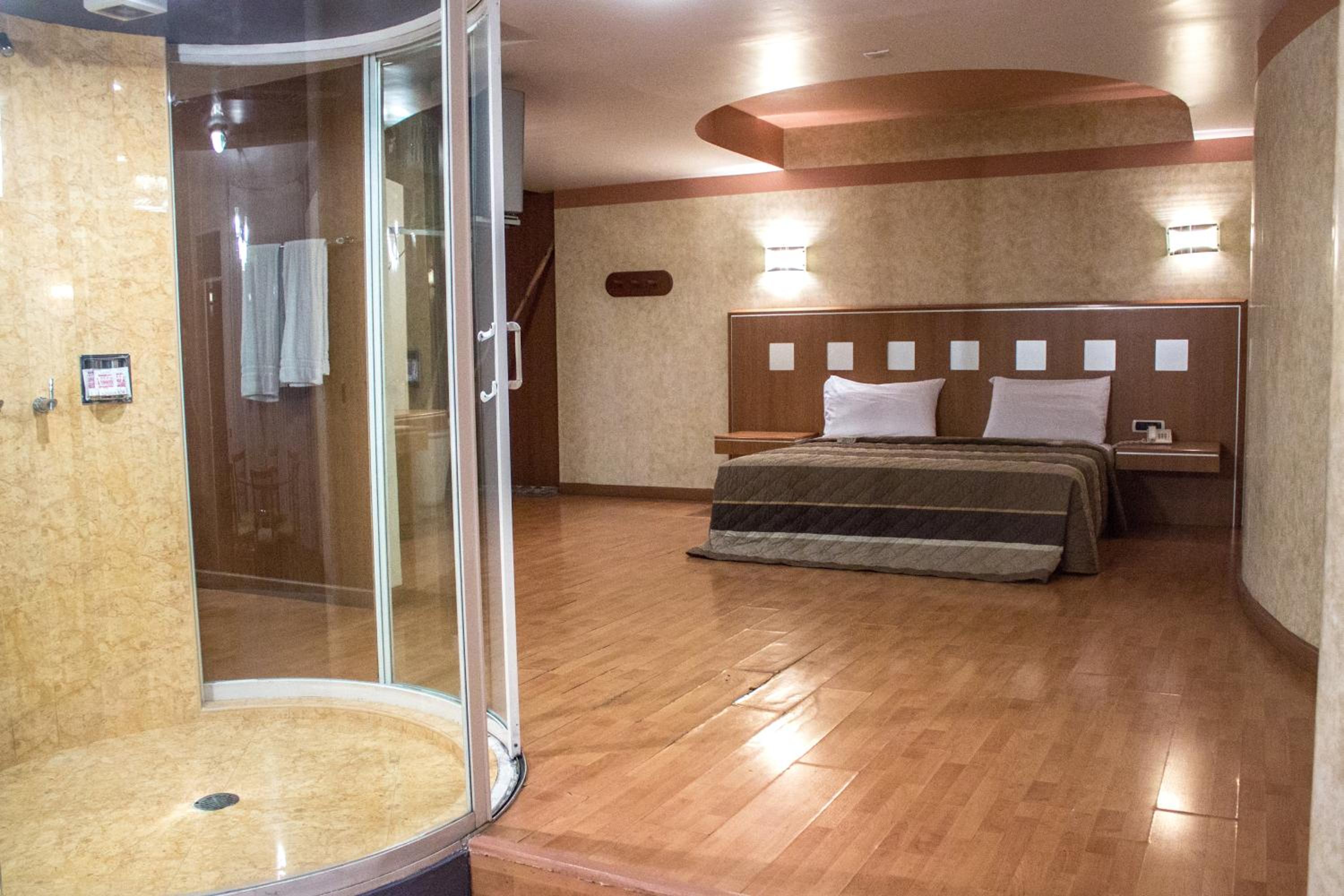 Presidential Suite photo 1