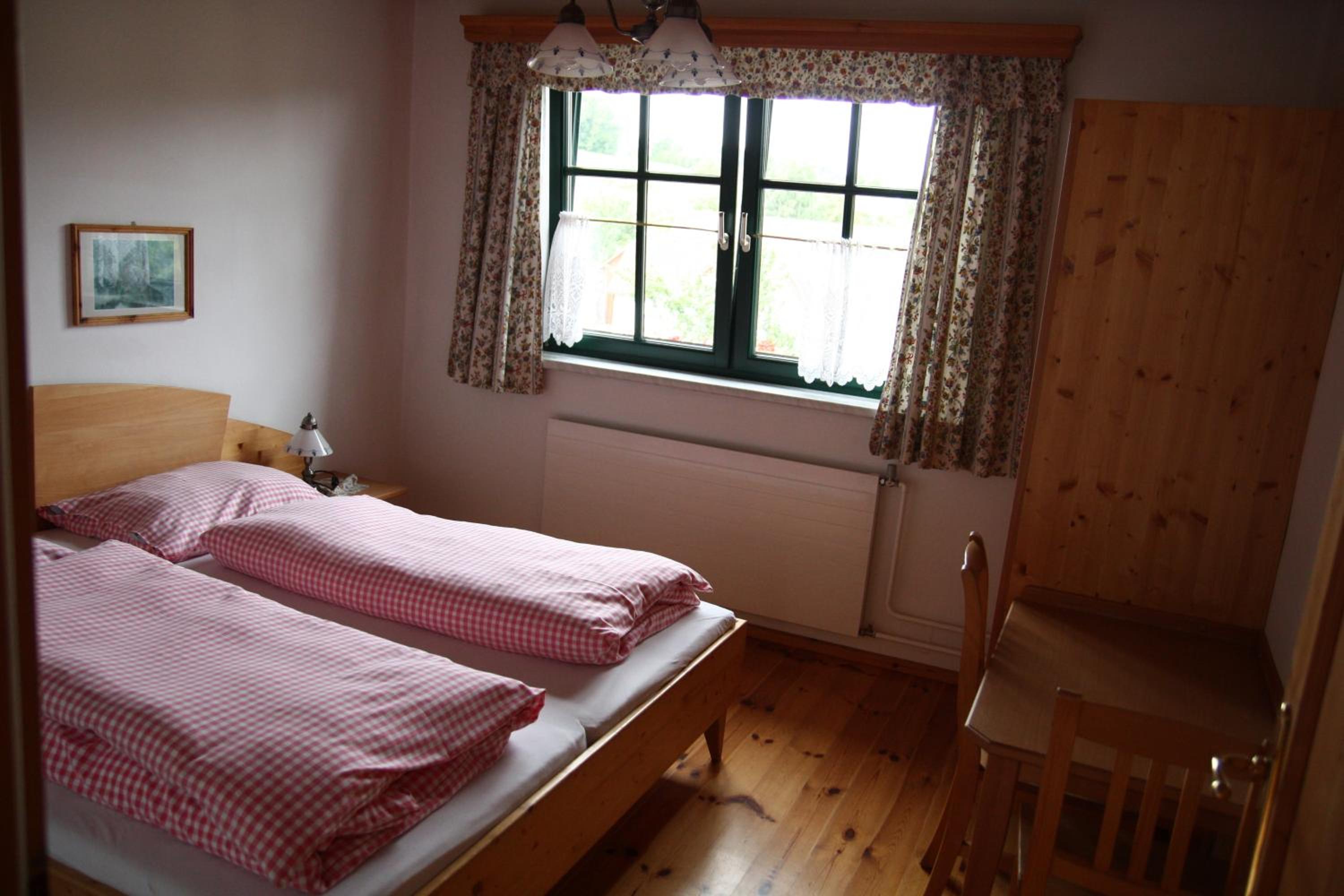 Room 6 photo 2