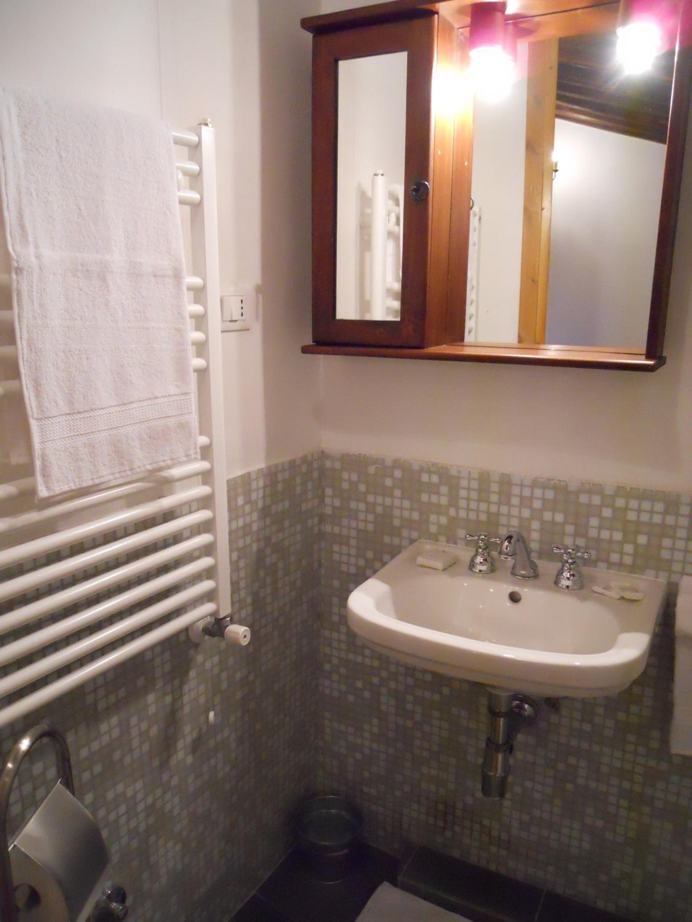 Three-Bedroom Apartment - Photo 26