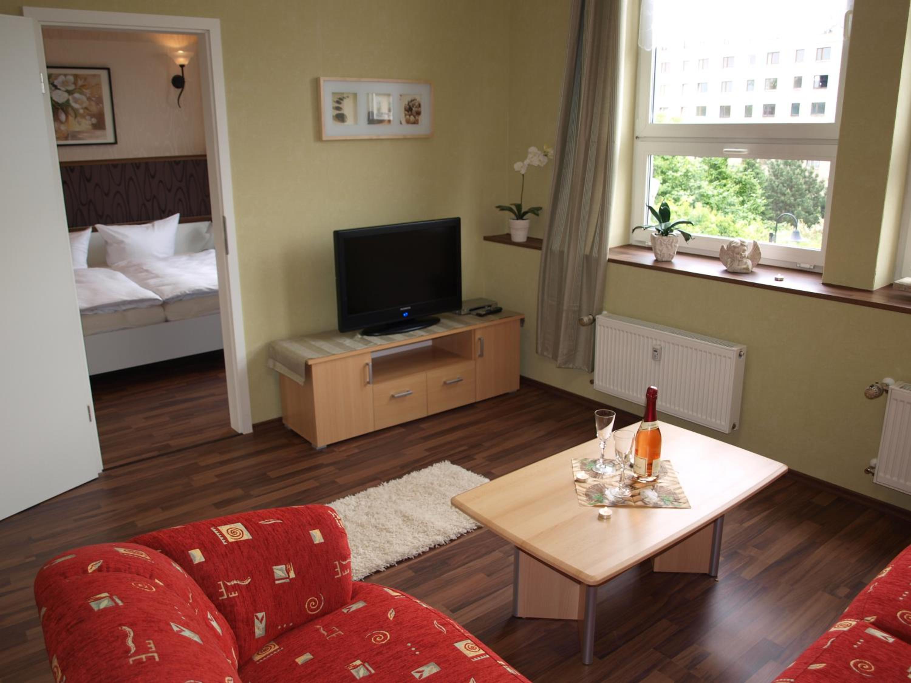 Suite - Photo 5