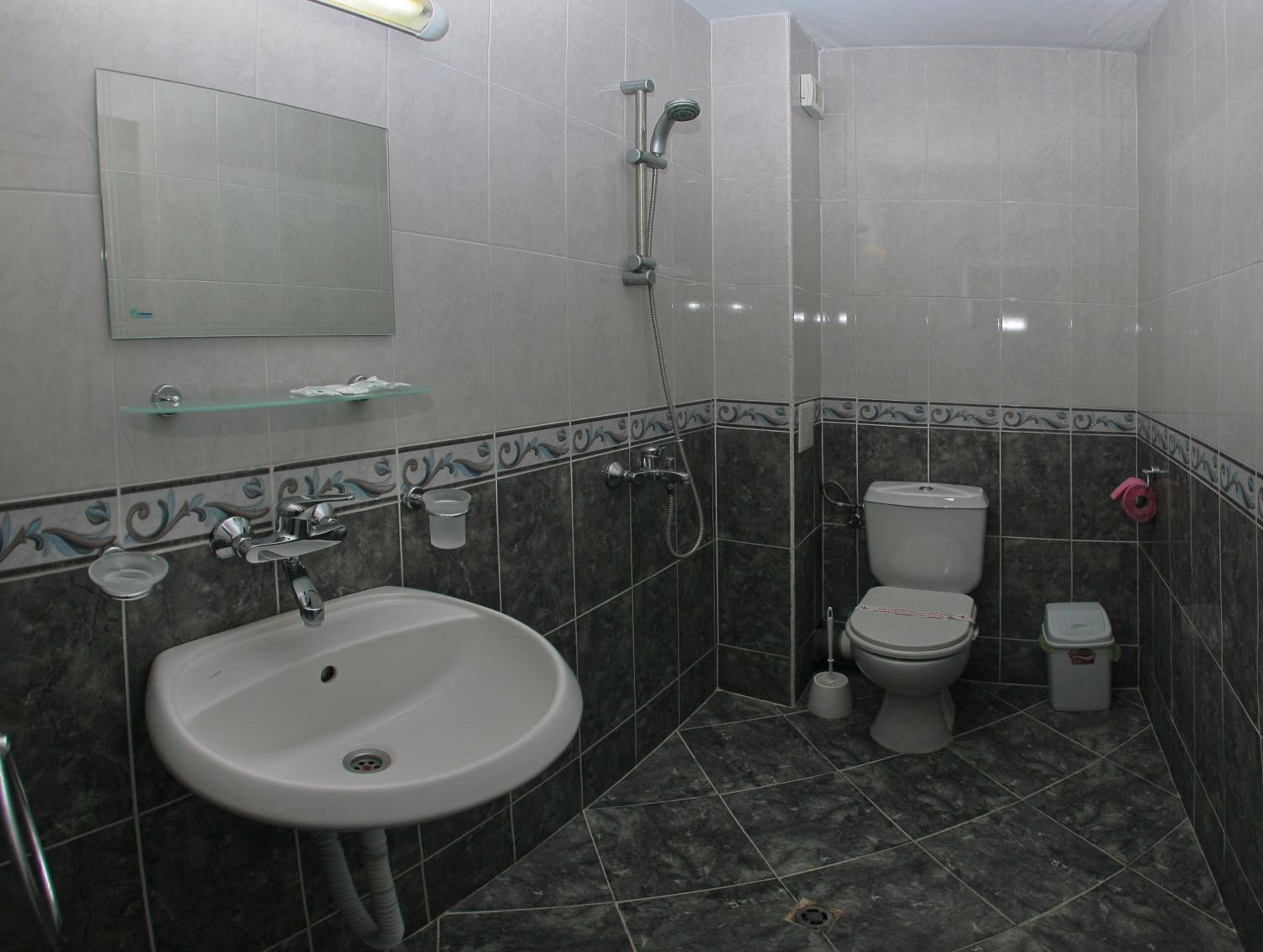 Double Room - Photo 3