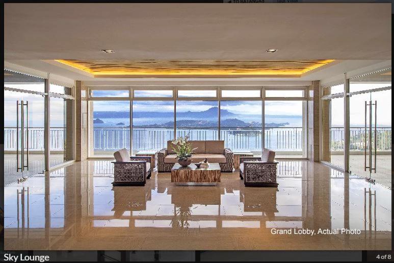 Apartment with Balcony - Photo 12