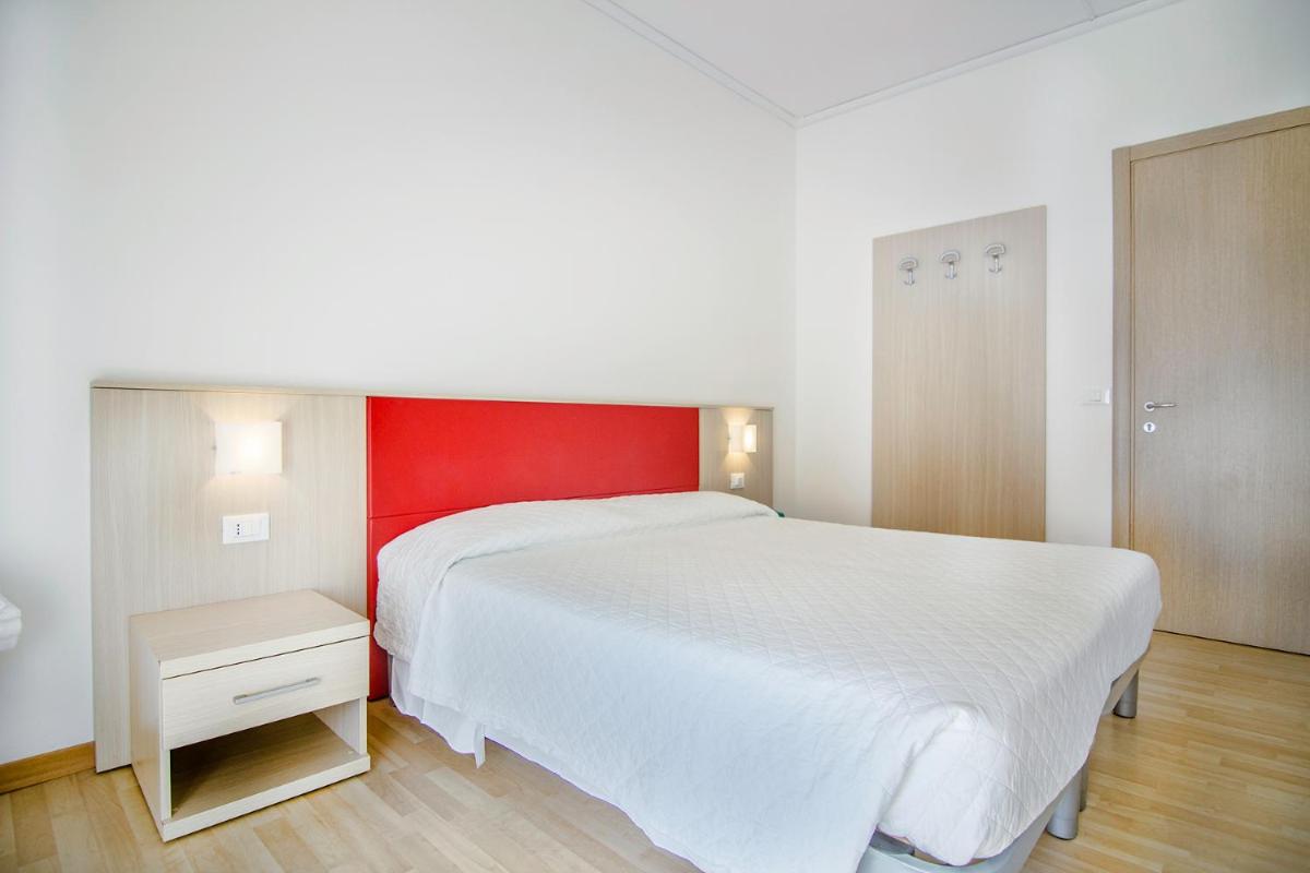 Double Room - Photo 5