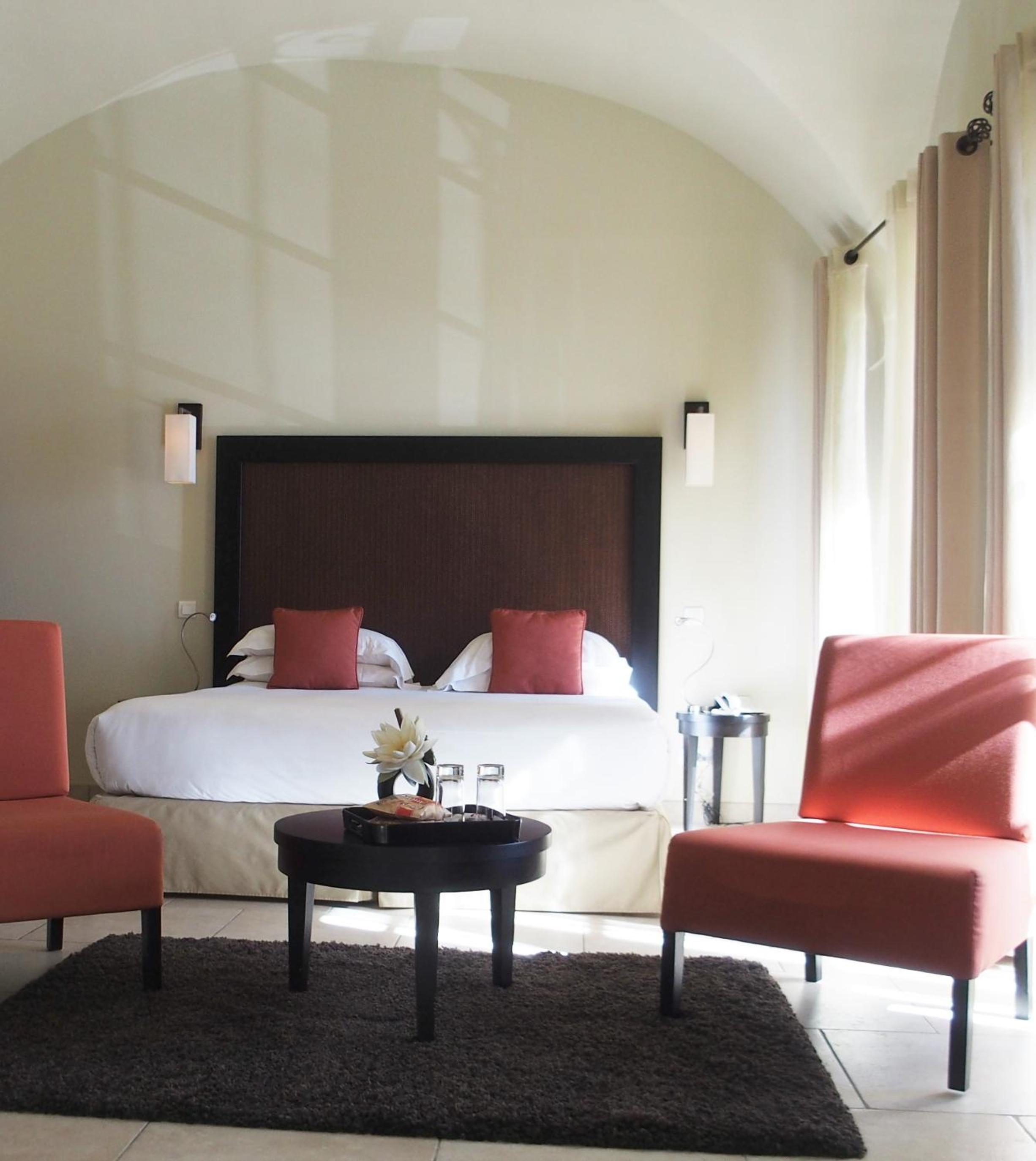 Deluxe Suite - Photo 2
