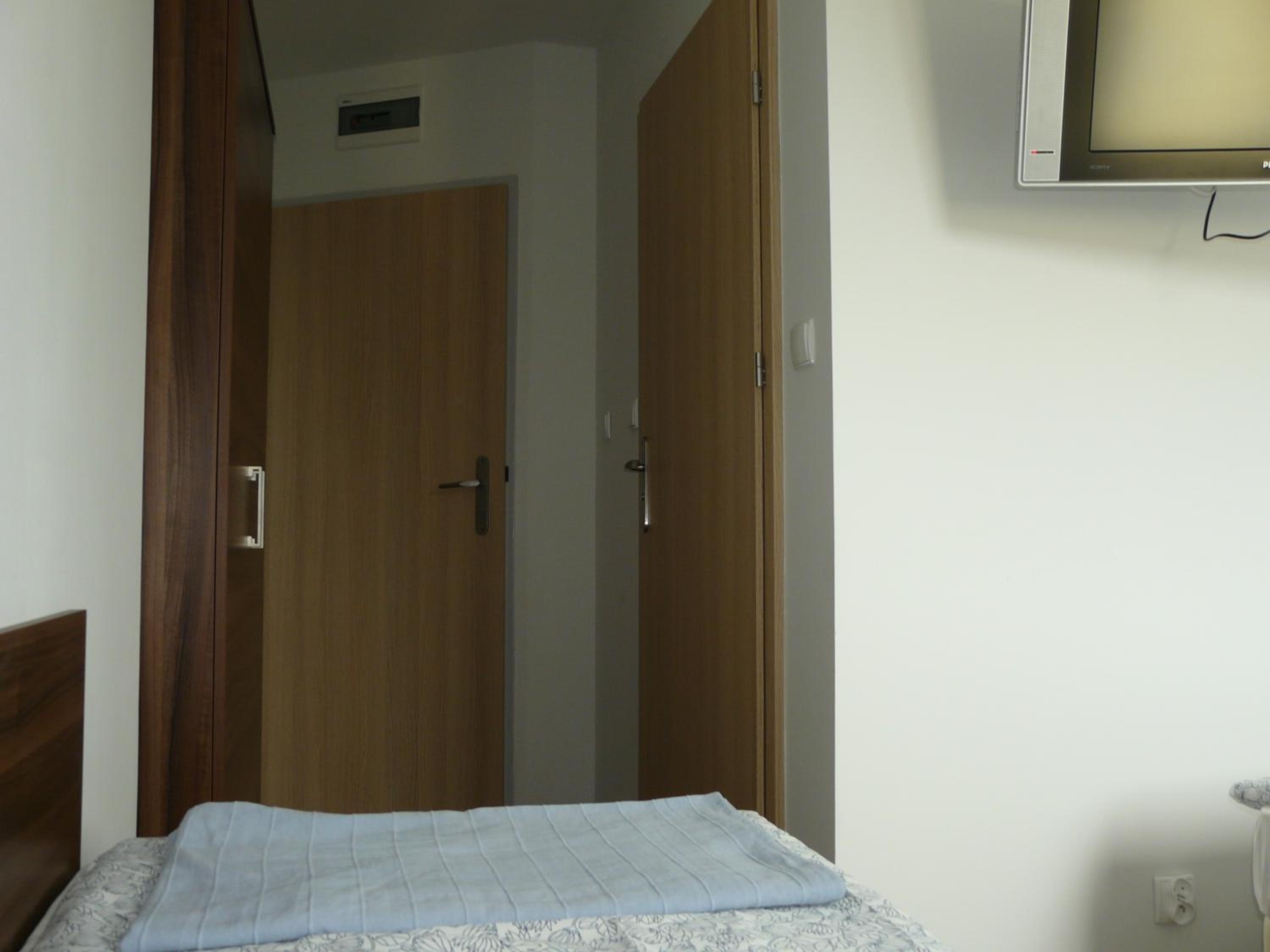 Small Double Room - Basement