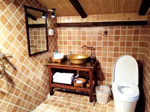 Deluxe Double Room (2 Adults + 1 Child) photo 1