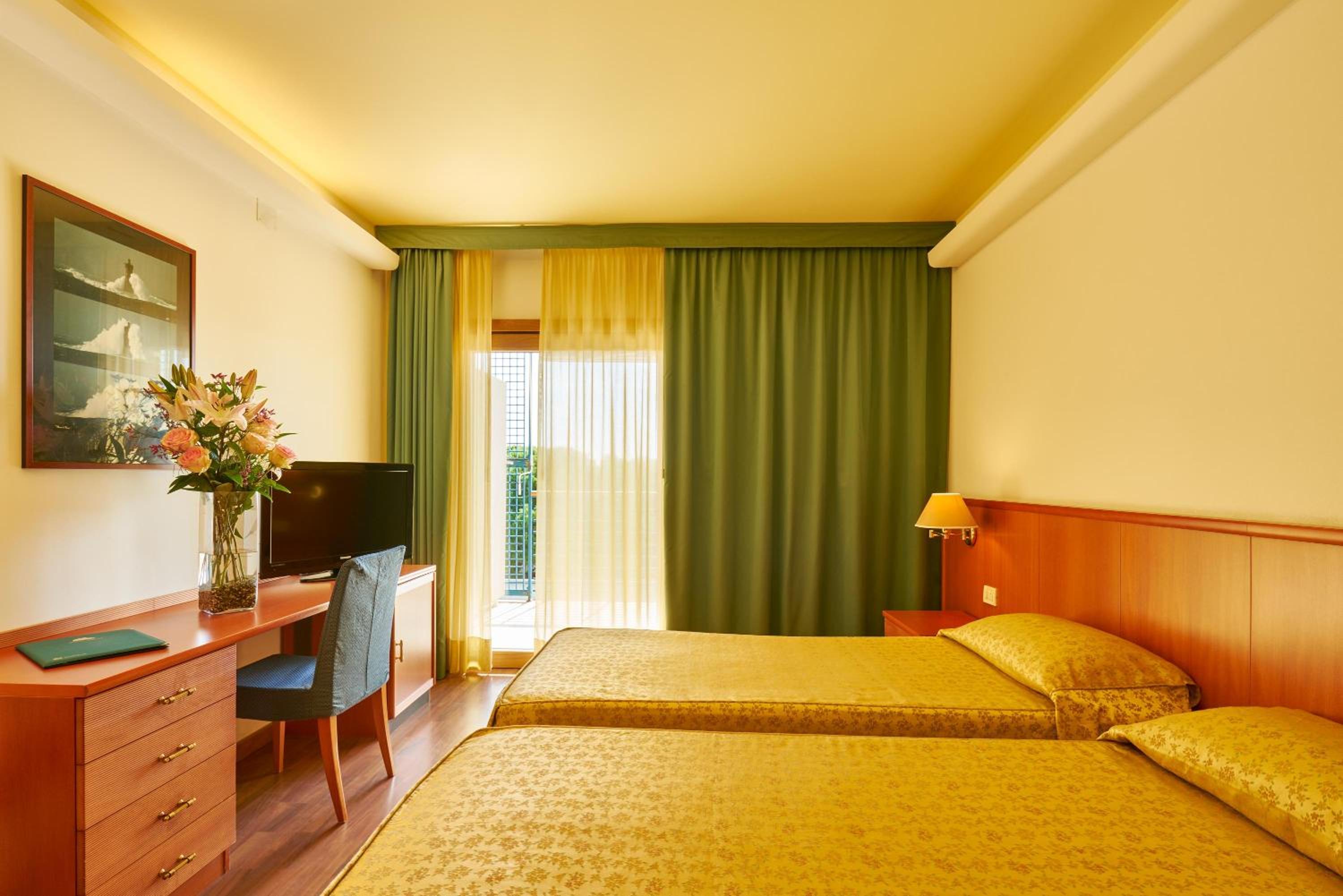 Double Or Twin Room With Balcony photo 3