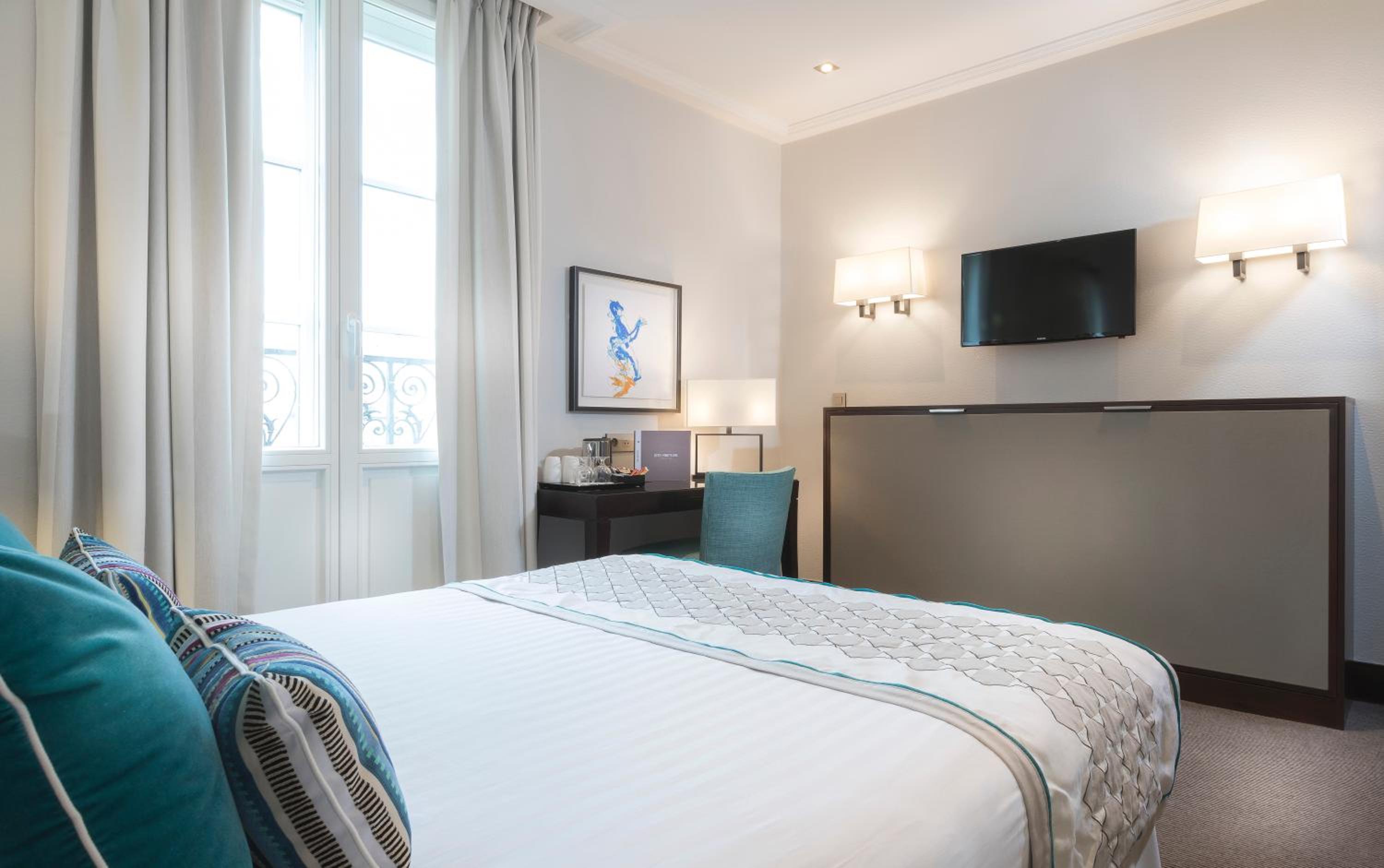 Deluxe Double Room with 1 Extra Bed photo 3