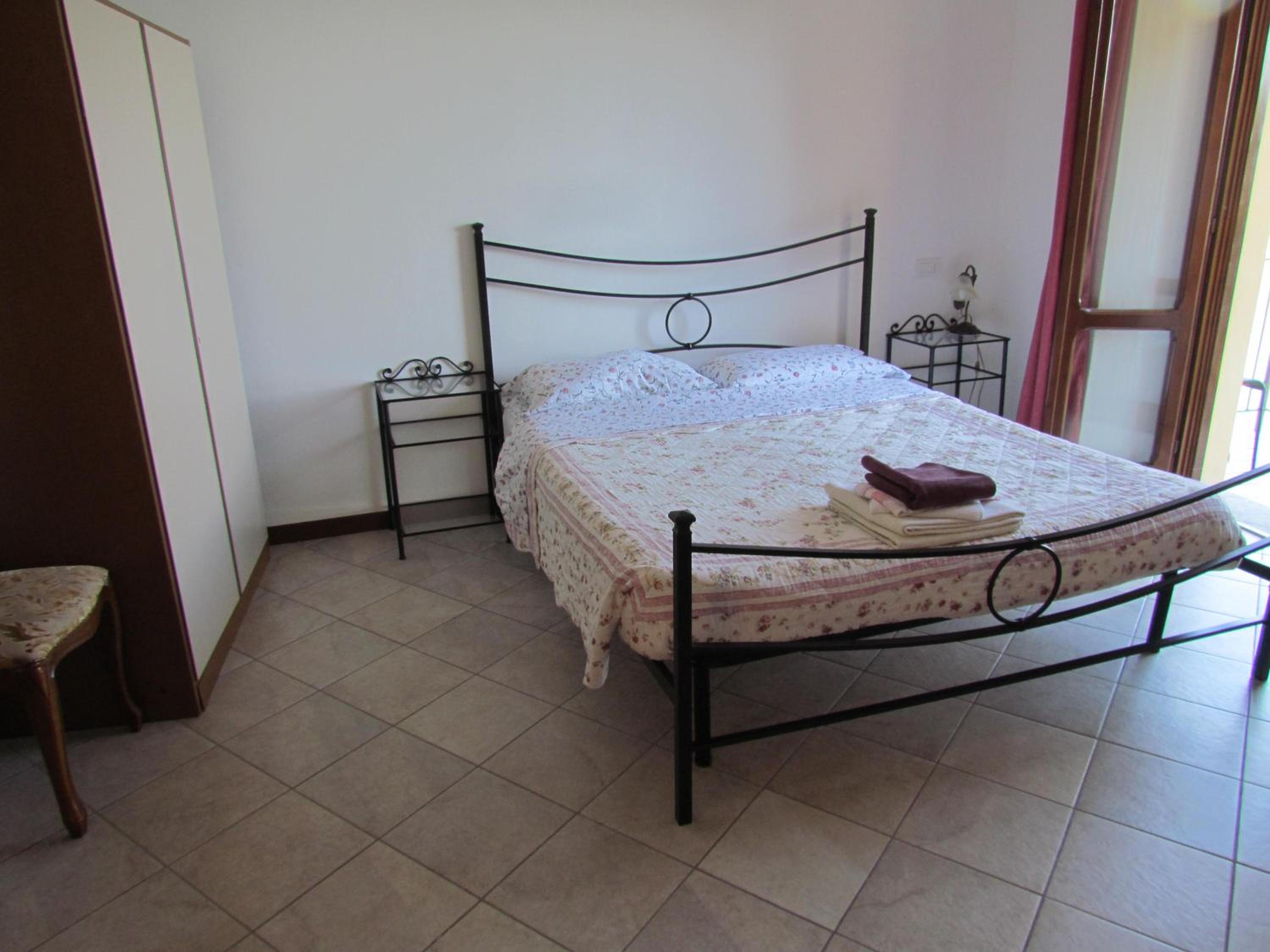 Double or Twin Room with Lake View photo 3