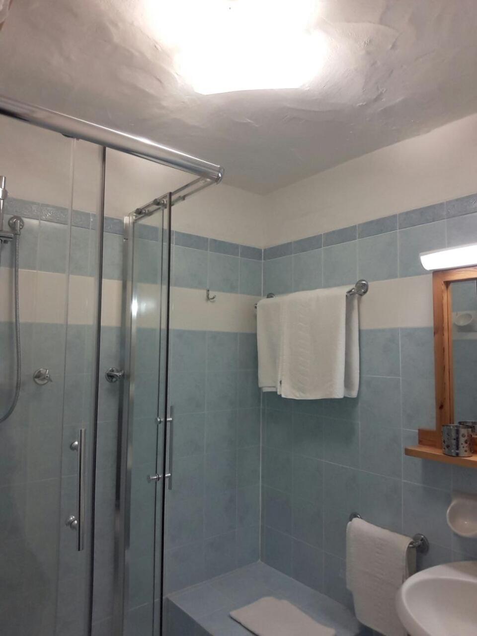 Double Room with Sea View - Photo 15