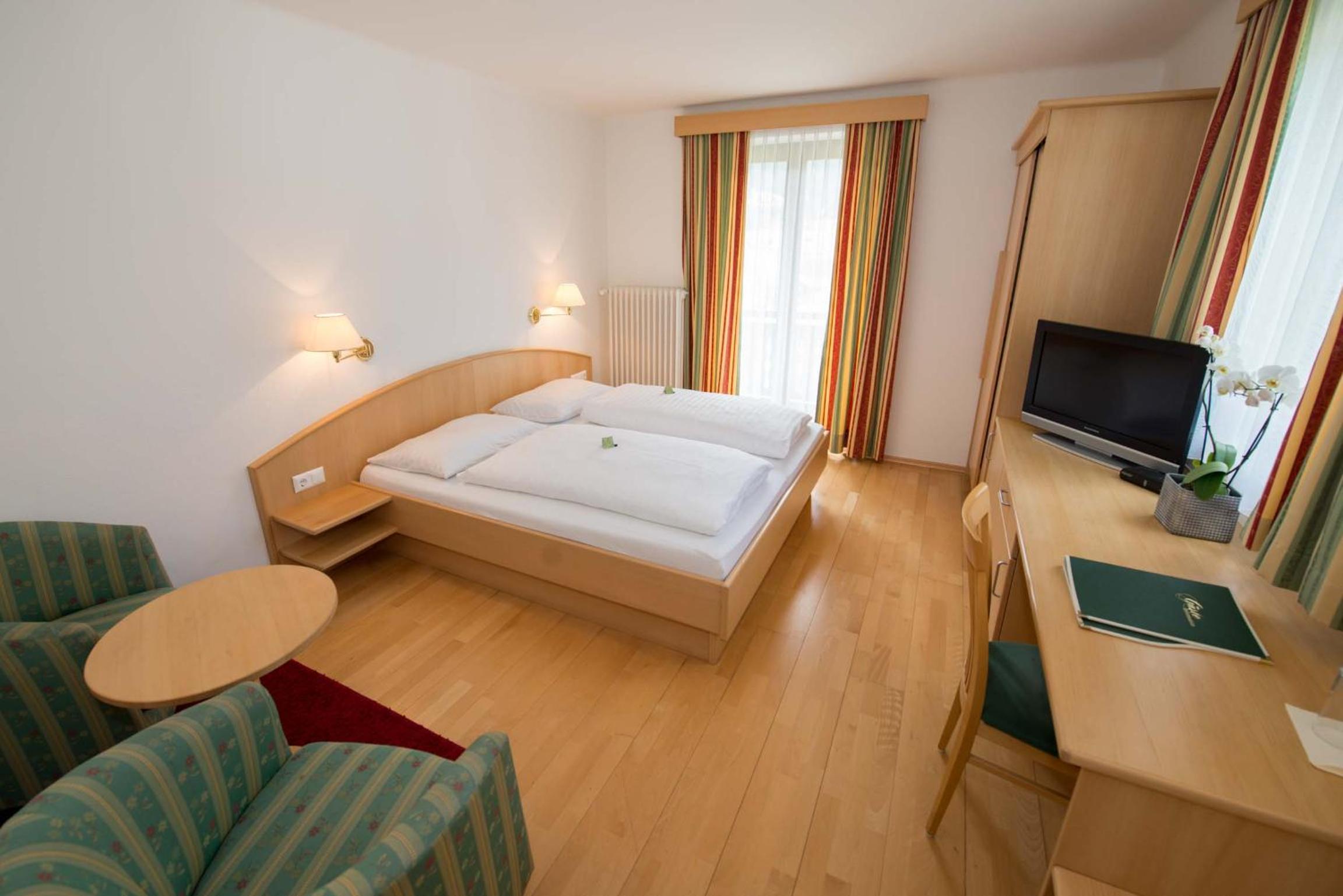 Double Room with Balcony and Lake View photo 1