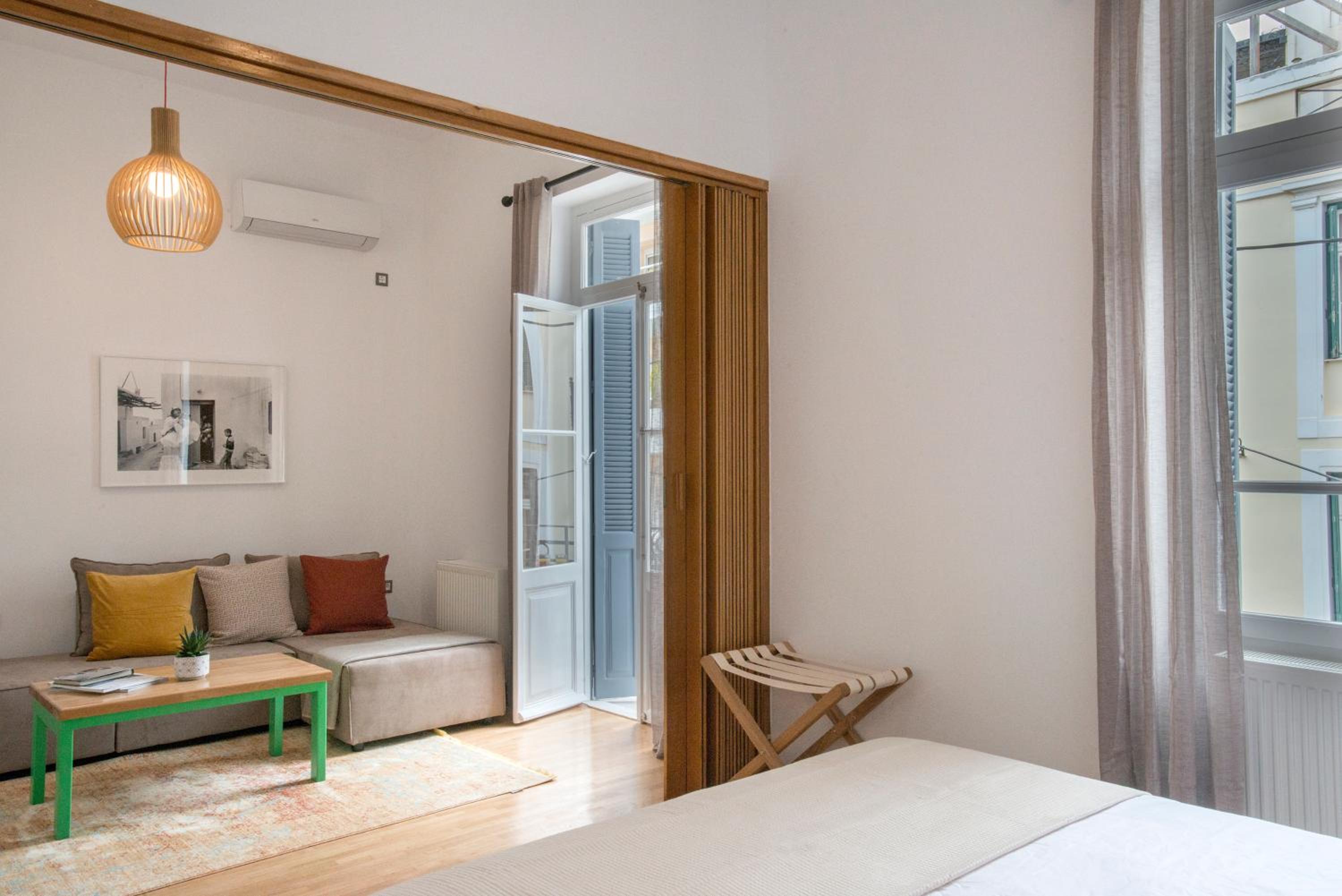 Apartment with Balcony and partial Acropolis view photo 3