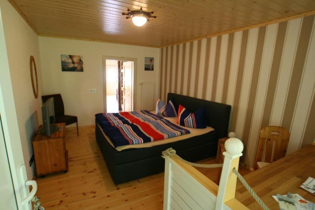 One-Bedroom Apartment With Terrace - Annex