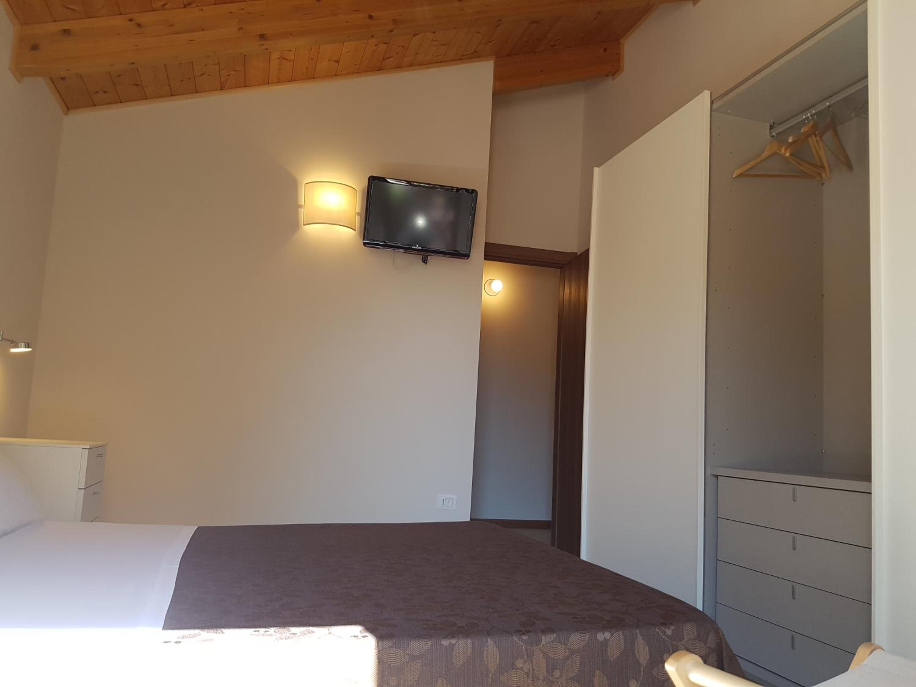 Two-Bedroom Apartment (4 Adults) photo 2