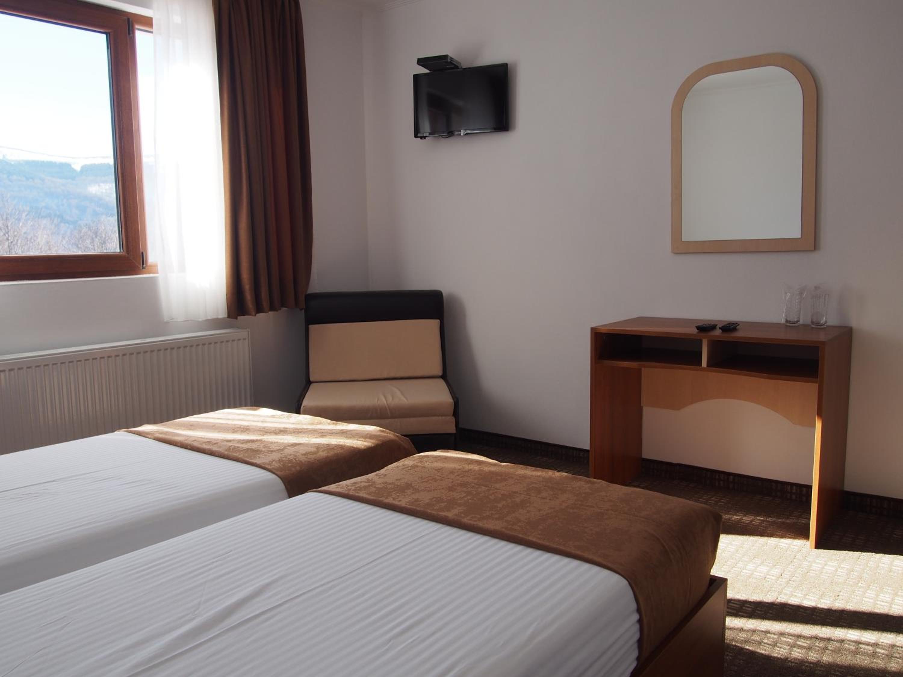 Double or Twin Room photo 2