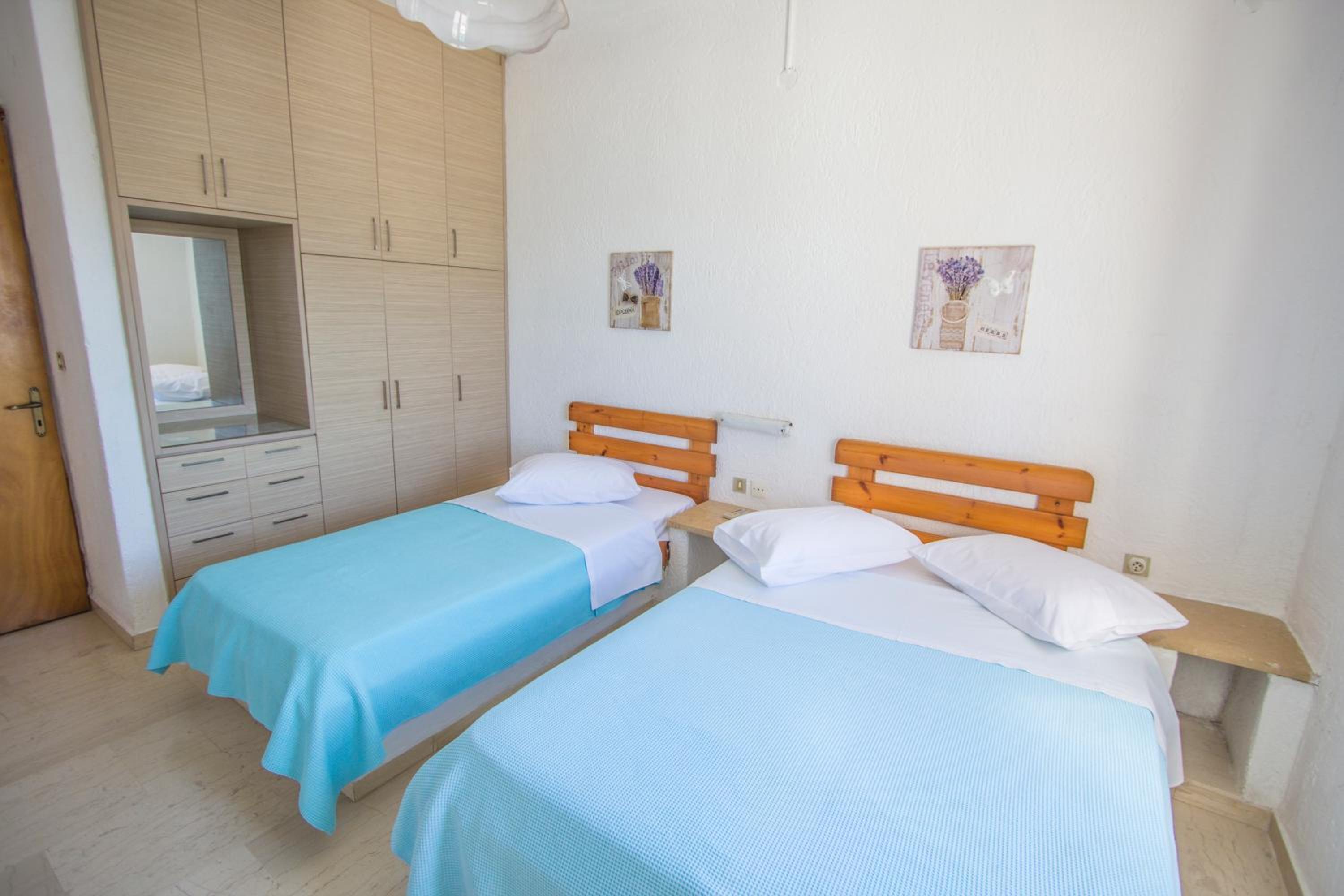 One-Bedroom Apartment - Photo 13