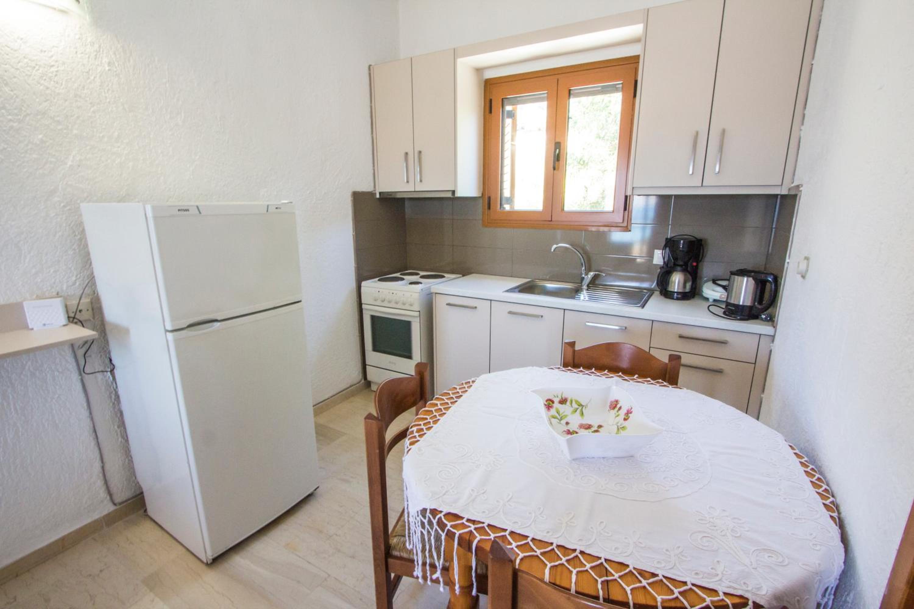 One-Bedroom Apartment - Photo 11