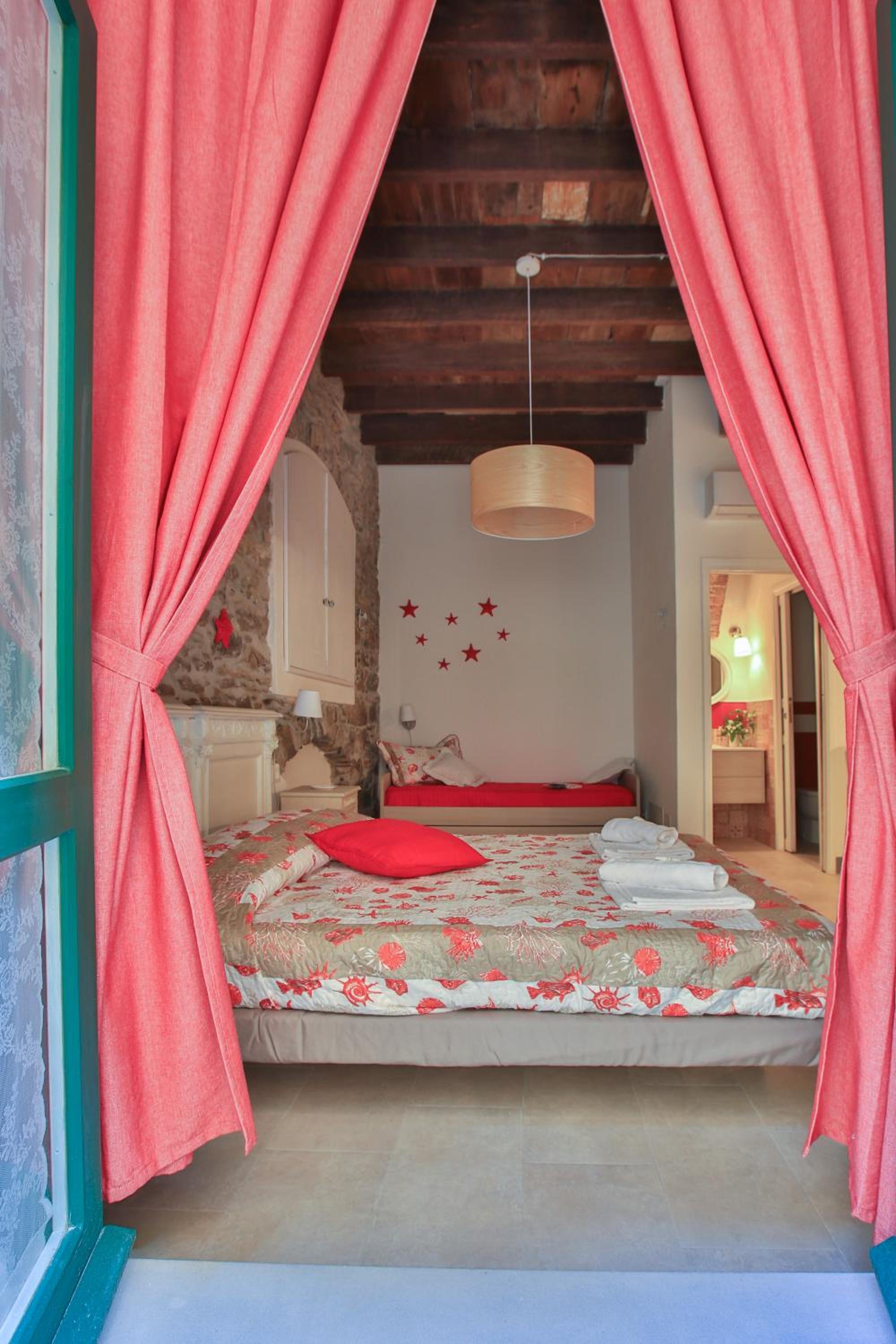 Studio Apartment photo 3