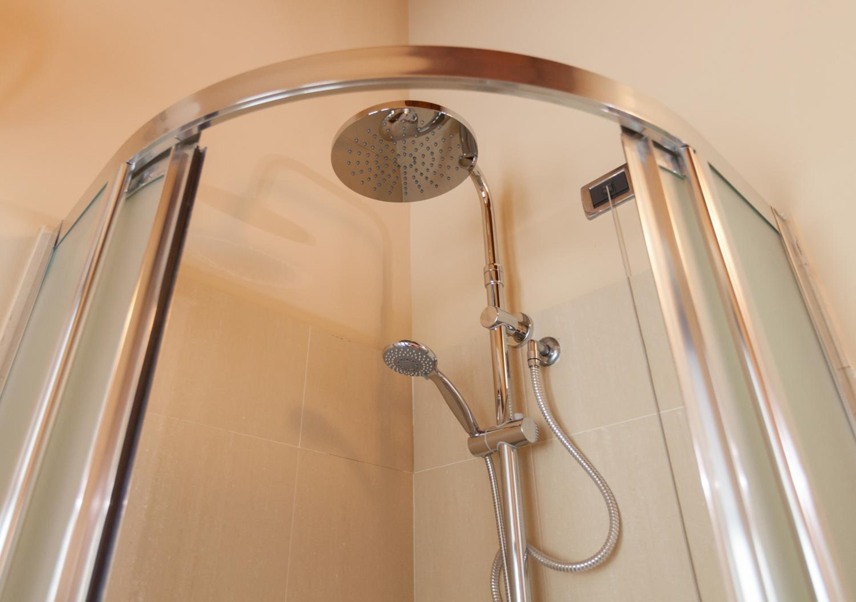 Suite with Hot Tub - Photo 6