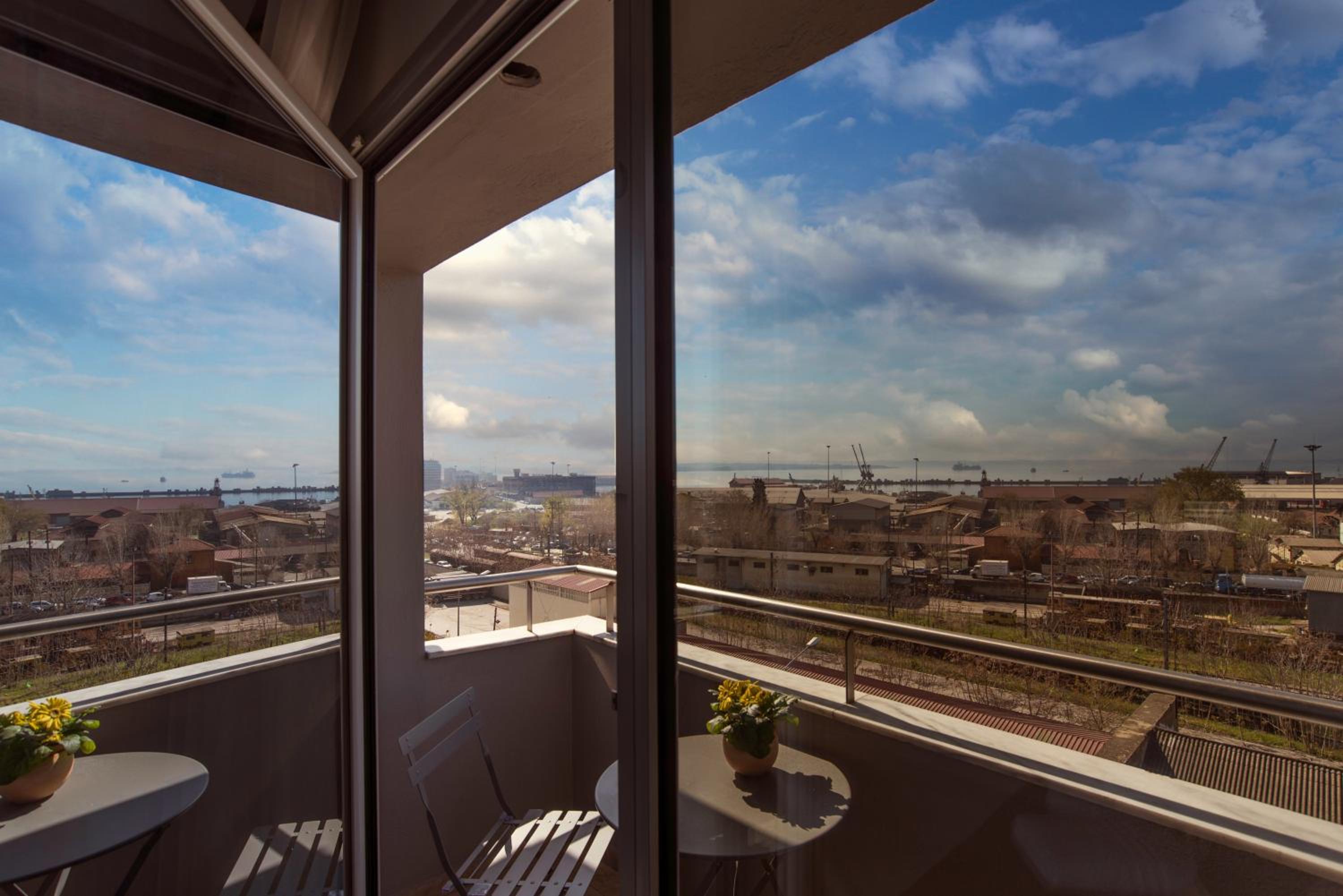 Deluxe Double Room with Sea View - Photo 16