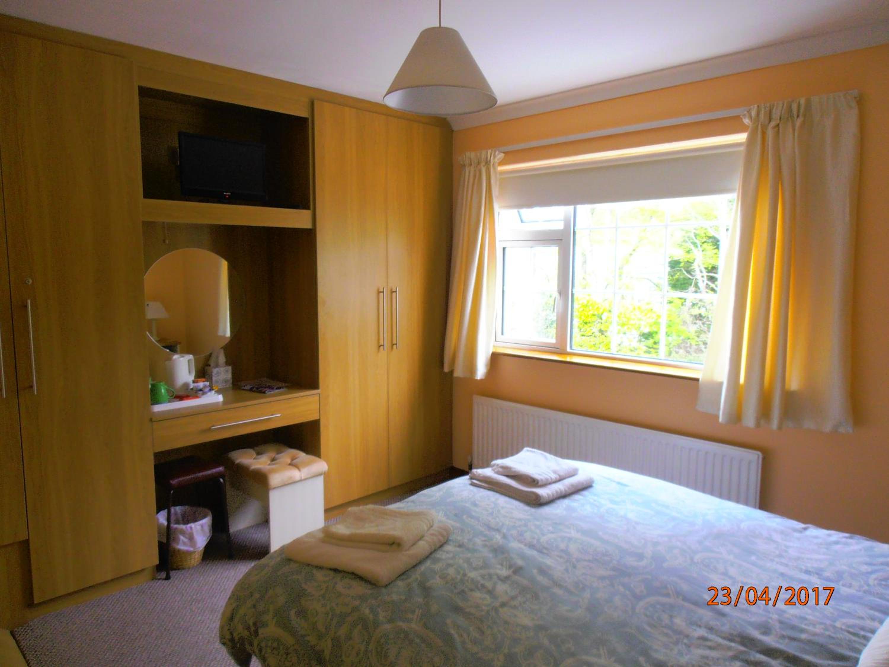Double Room with Private Bathroom - Photo 6