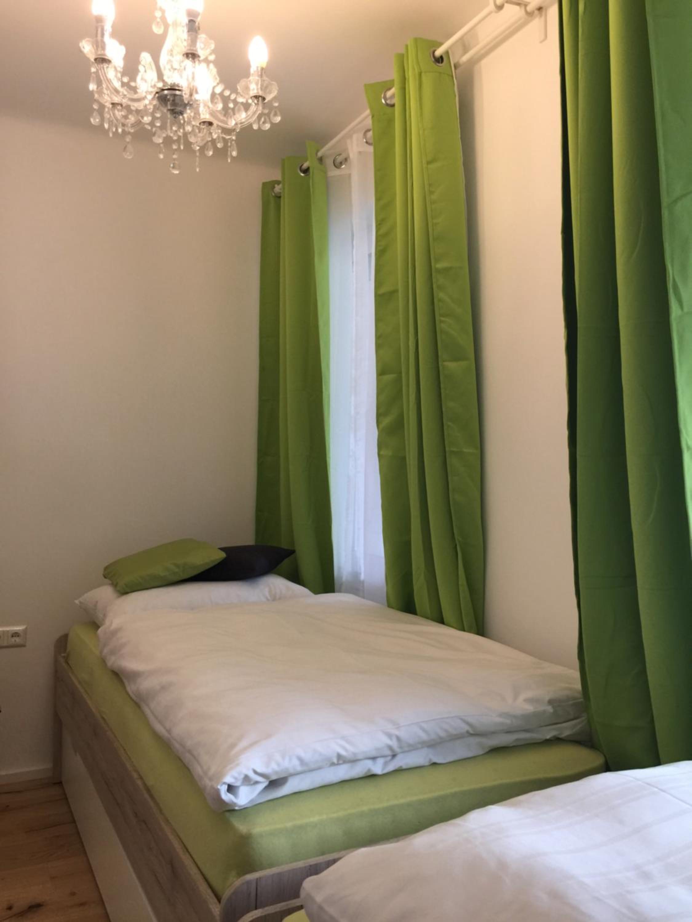Small Twin Room photo 1