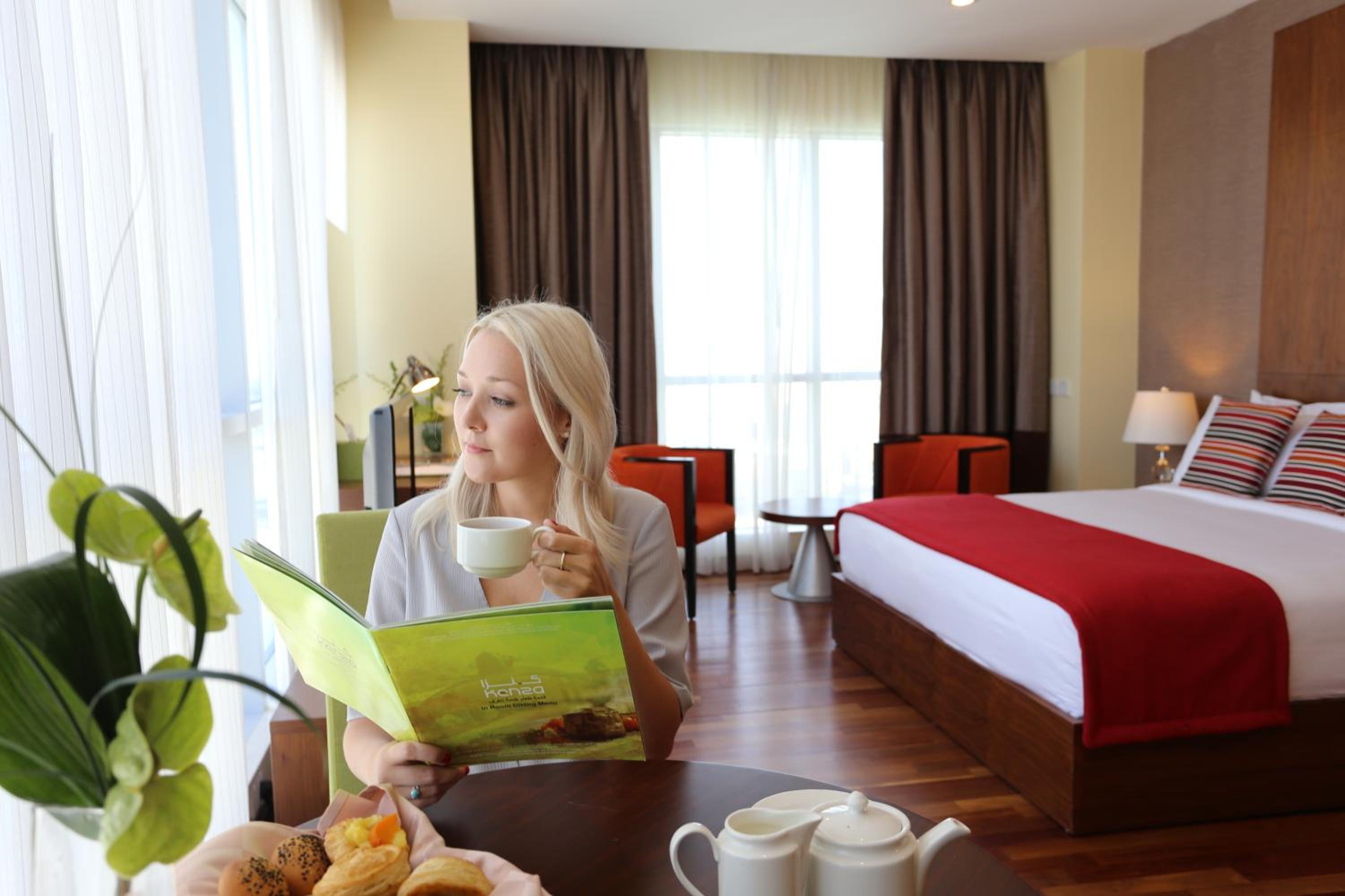Premium King Studio, Burj Khalifa/Fountain View, Non-Smoking, Complimentary Transfer to Kite Beach, Dubai Mall and Metro Station - Photo 7
